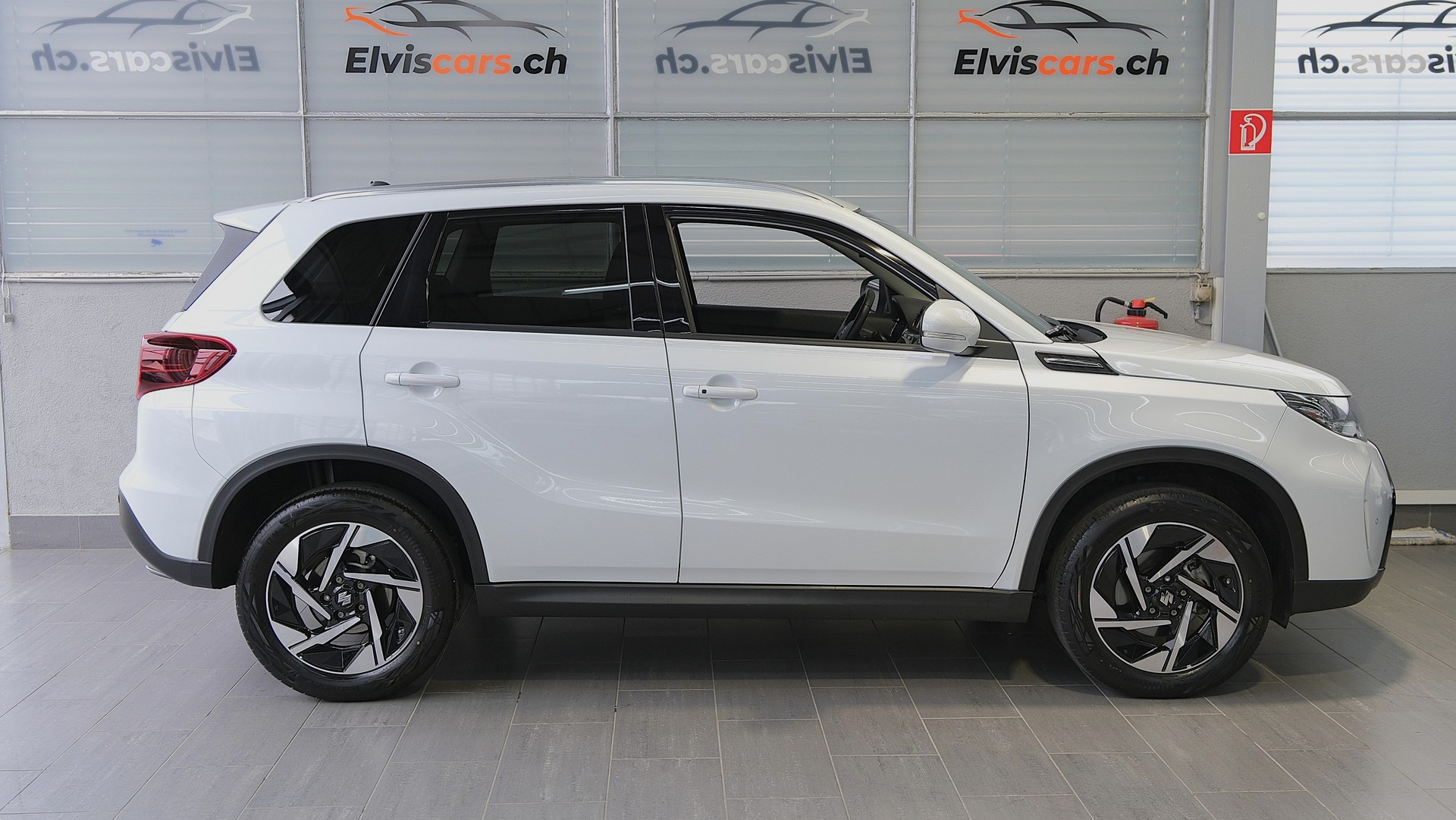 SUZUKI Vitara 1.4 Boosterjet Compact Top 4x4 Hybrid Automatic-image-26