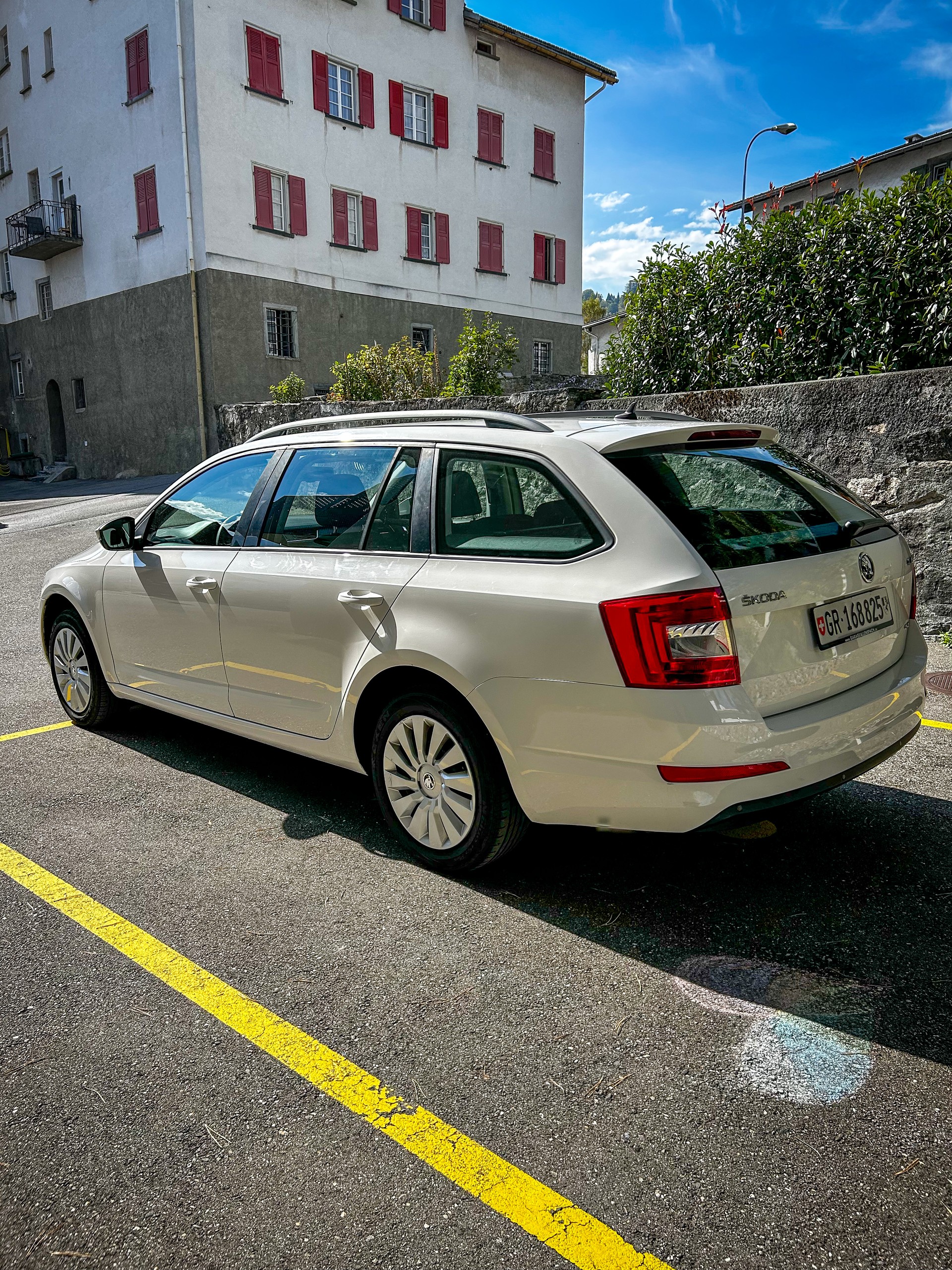 SKODA 1.6 TDI 110 Ambition 4x4-image-5