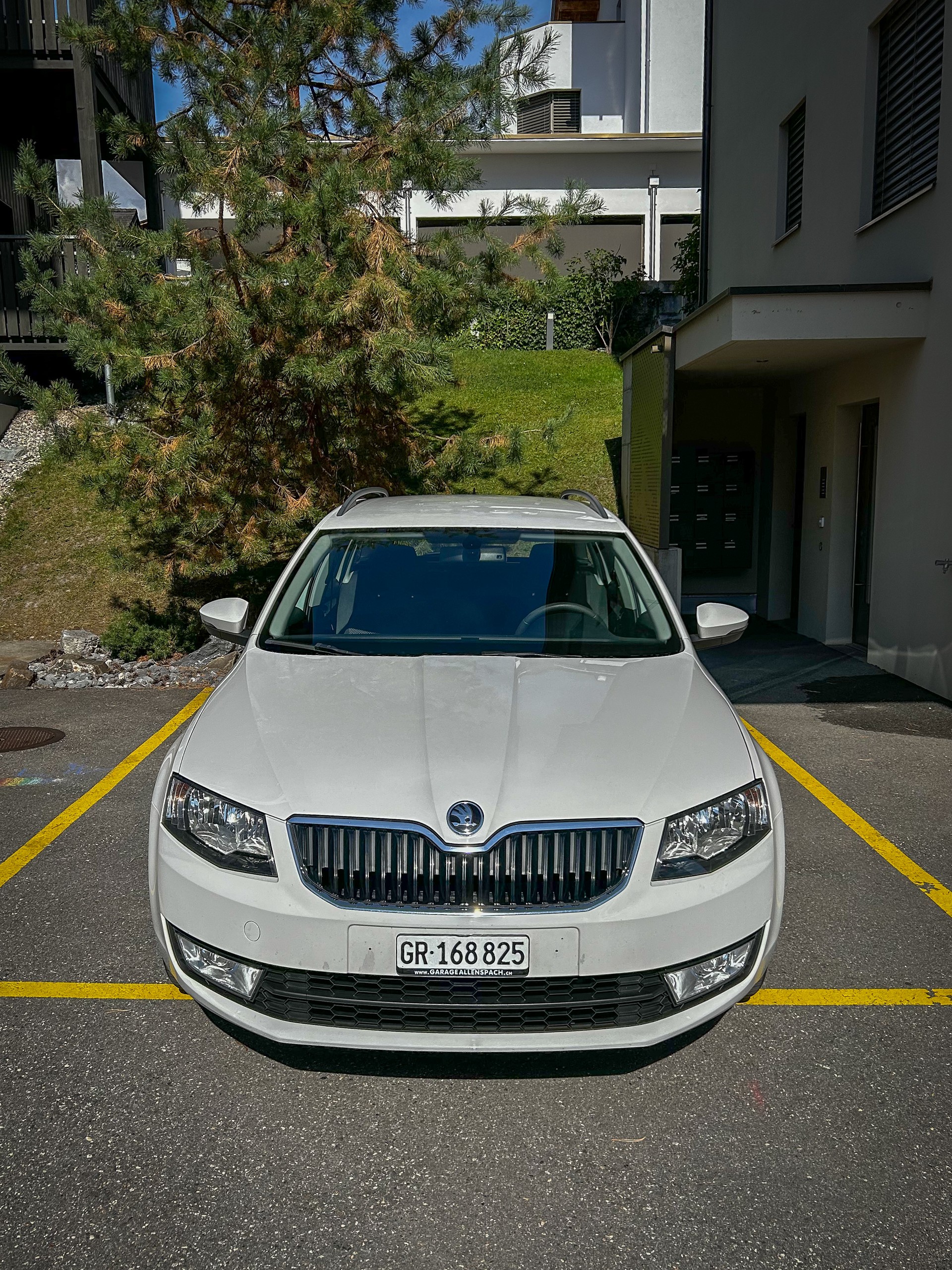 SKODA 1.6 TDI 110 Ambition 4x4-image-1
