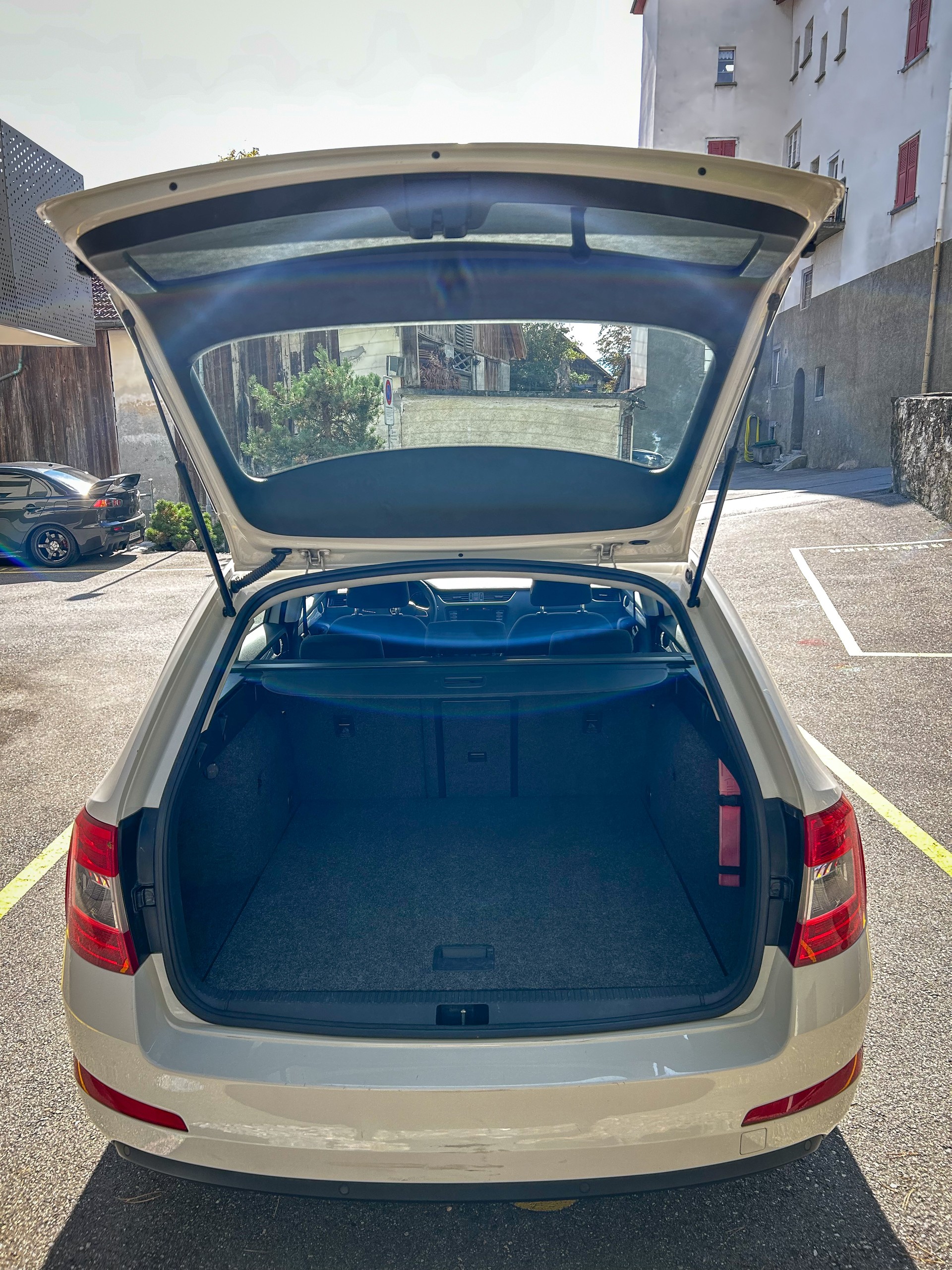 SKODA 1.6 TDI 110 Ambition 4x4-image-4