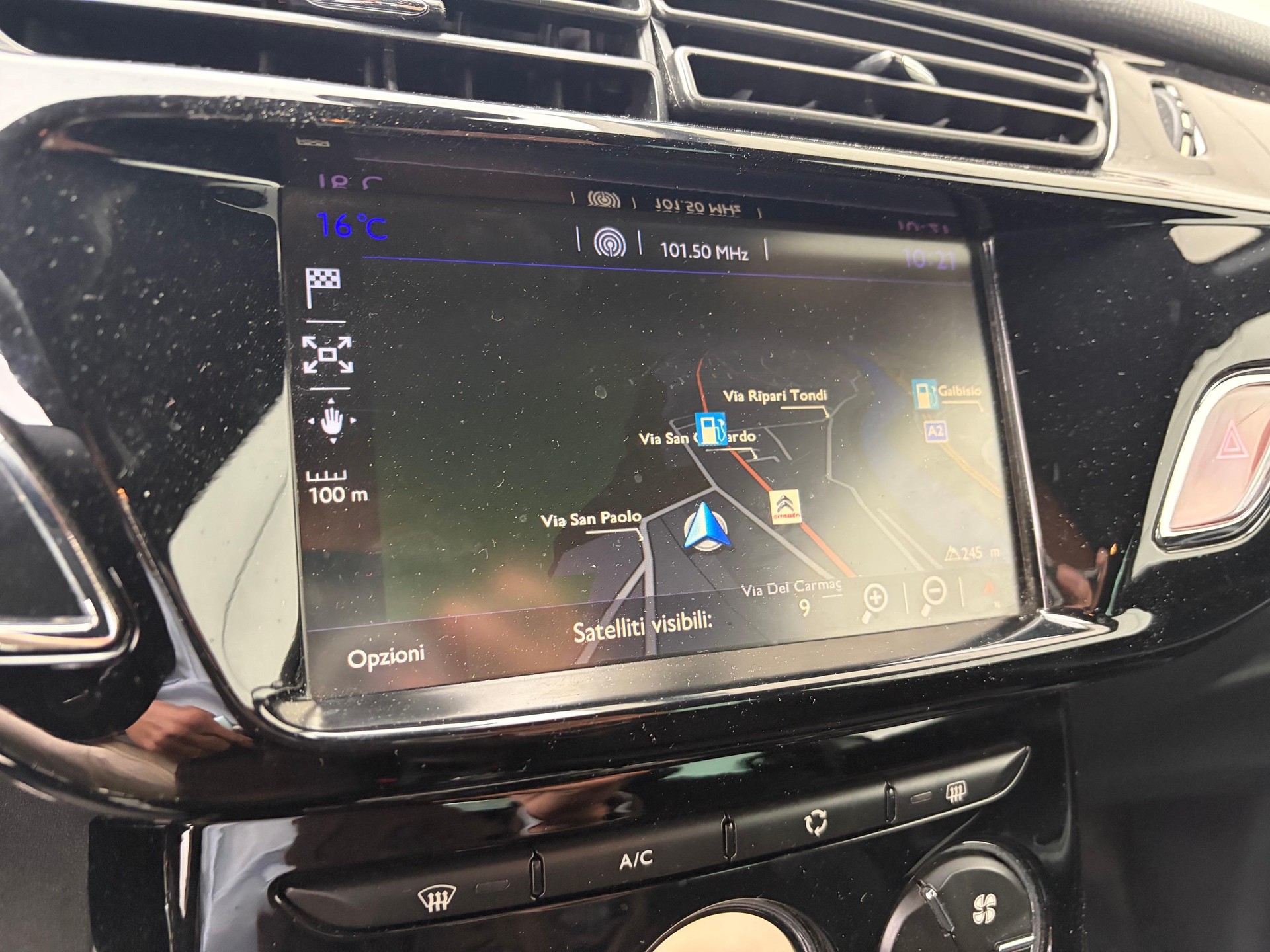 DS AUTOMOBILES 3 1.2 PureTech So Chic-image-12
