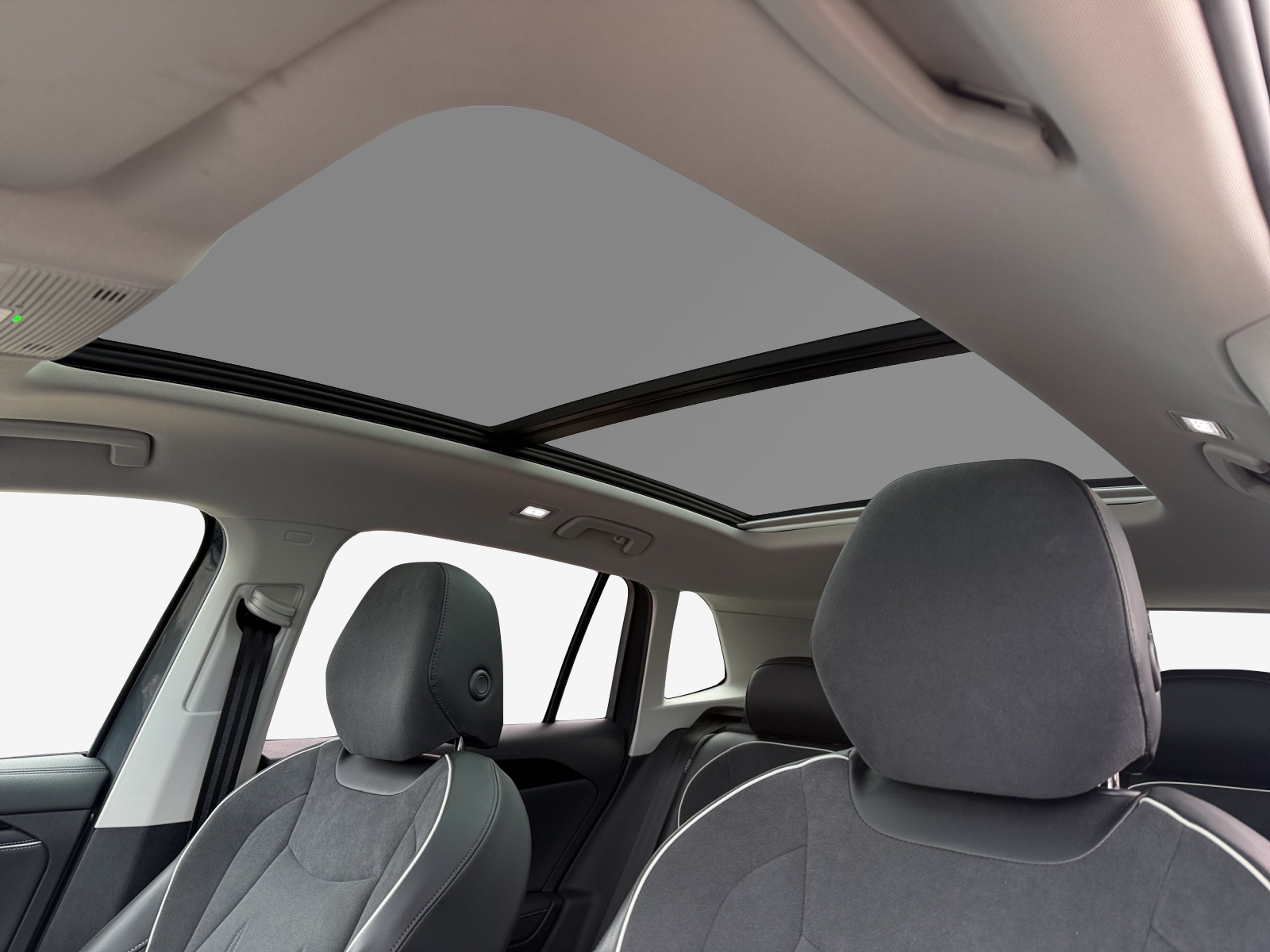 VW Tiguan 2.0 TSI DSG Elegance 4Motion-image-14