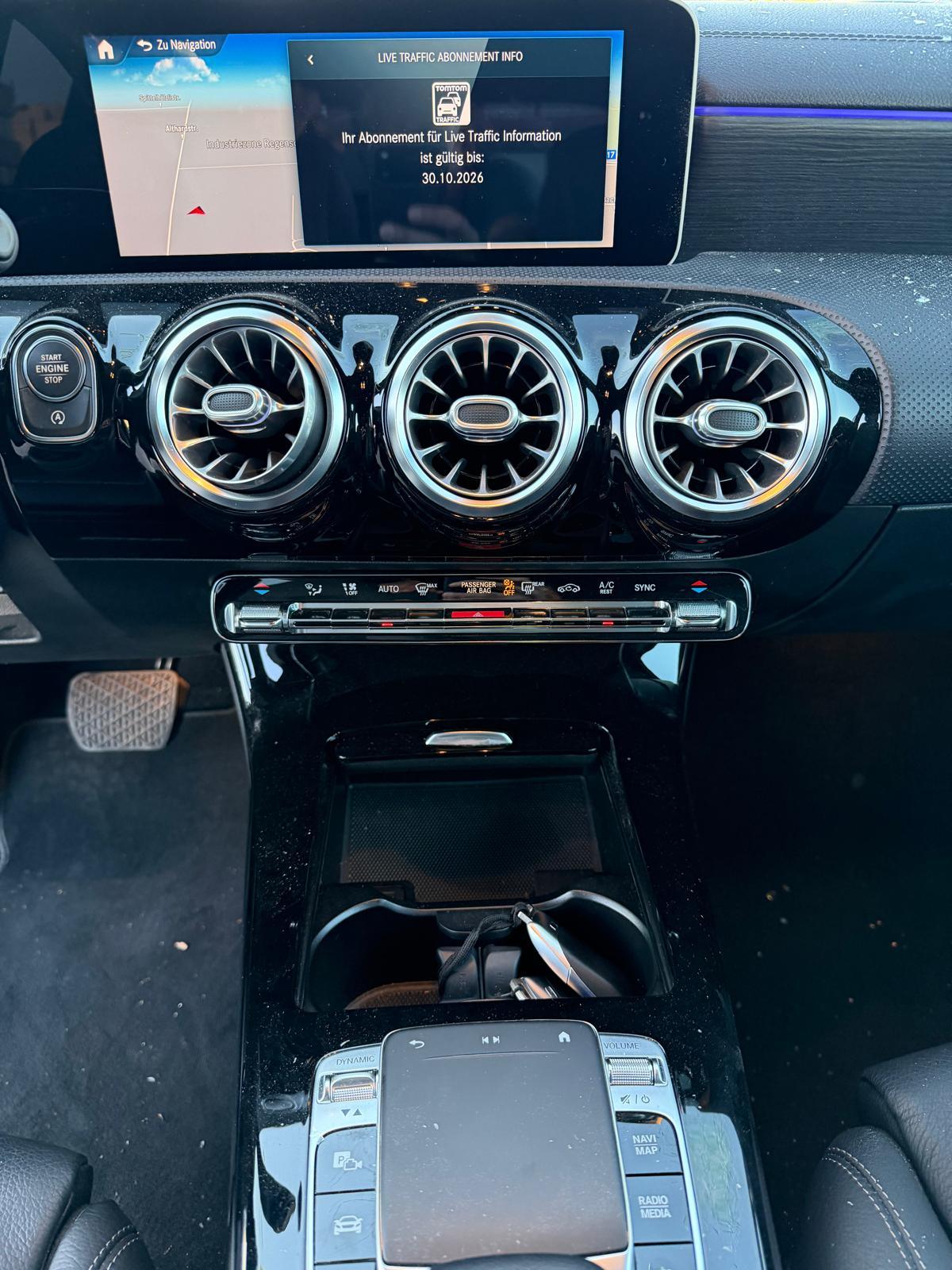MERCEDES-BENZ A-Klasse W177 A 200 Progressive-image-14