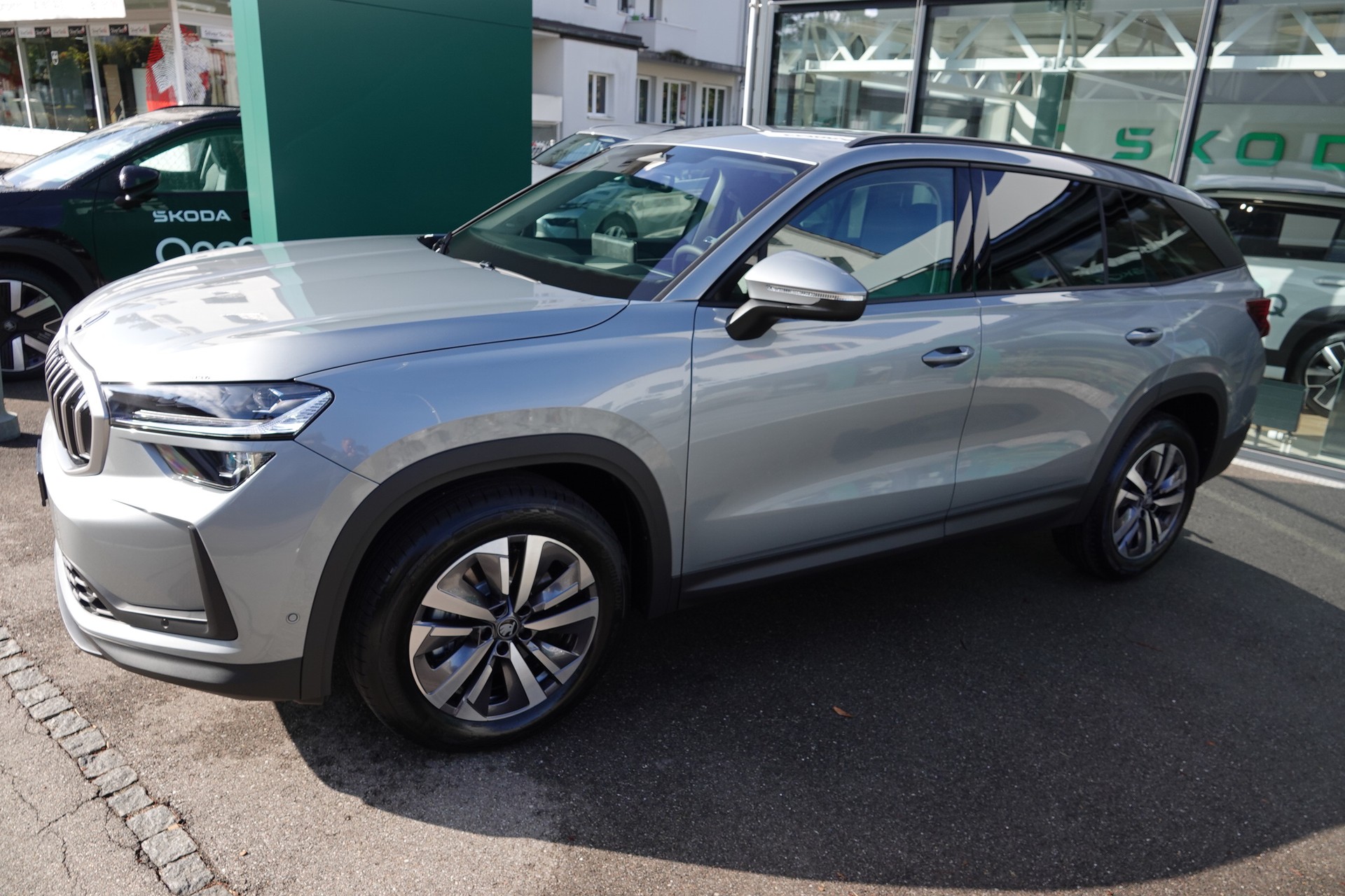 SKODA Kodiaq 2.0 TSI Dynamic-image-3