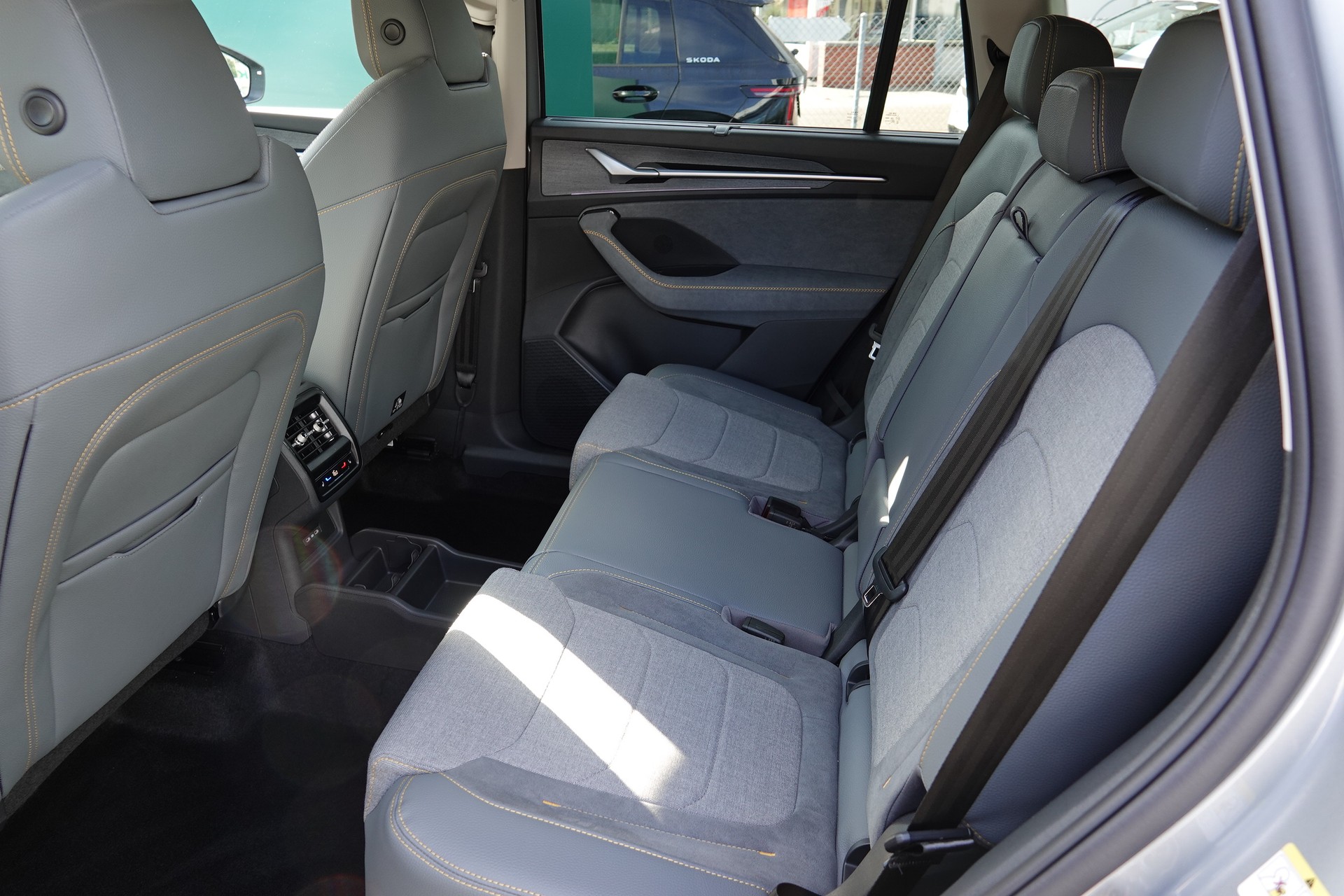 SKODA Kodiaq 2.0 TSI Dynamic-image-17
