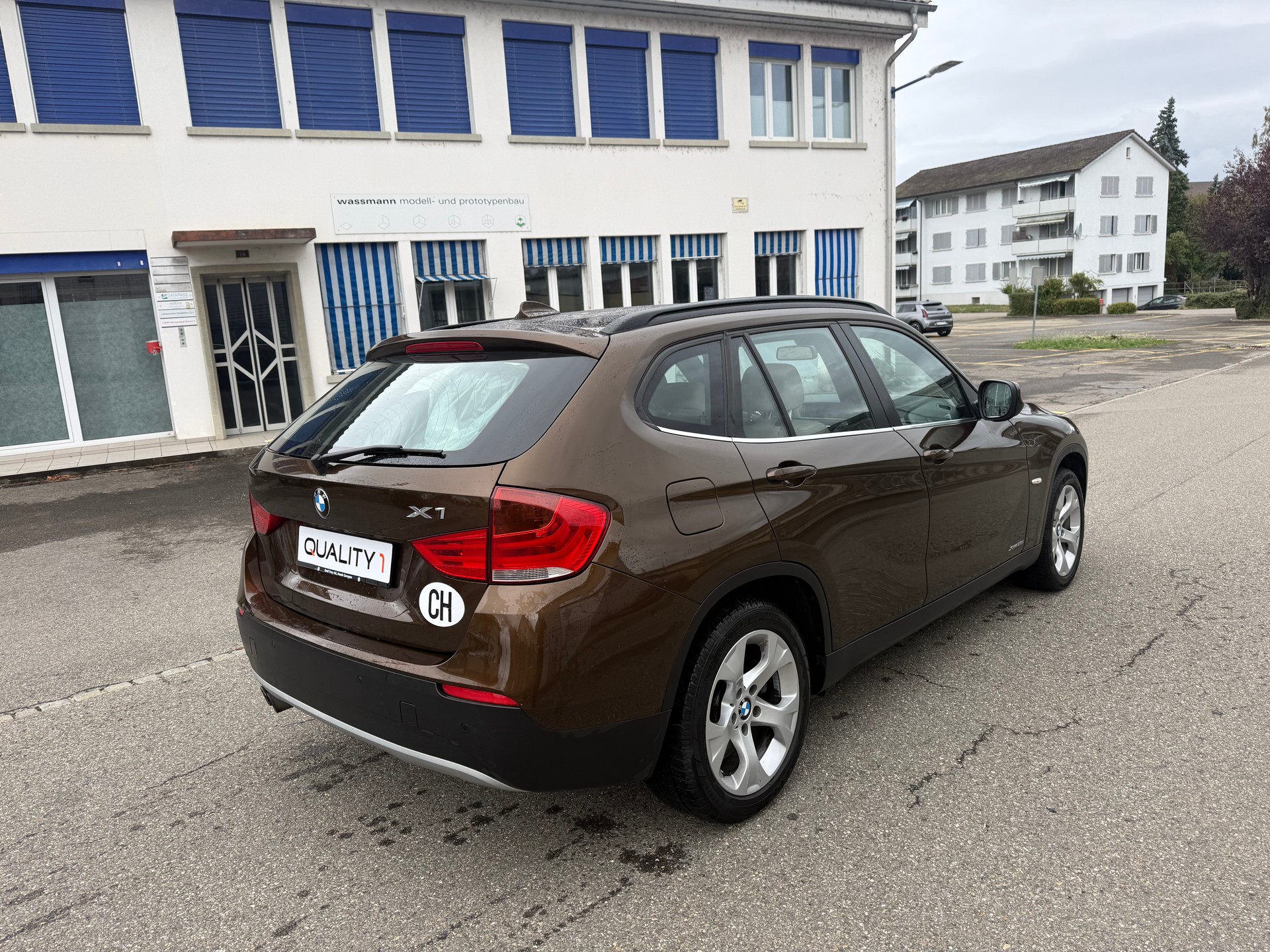 BMW X1 xDrive 28i Steptronic-image-5