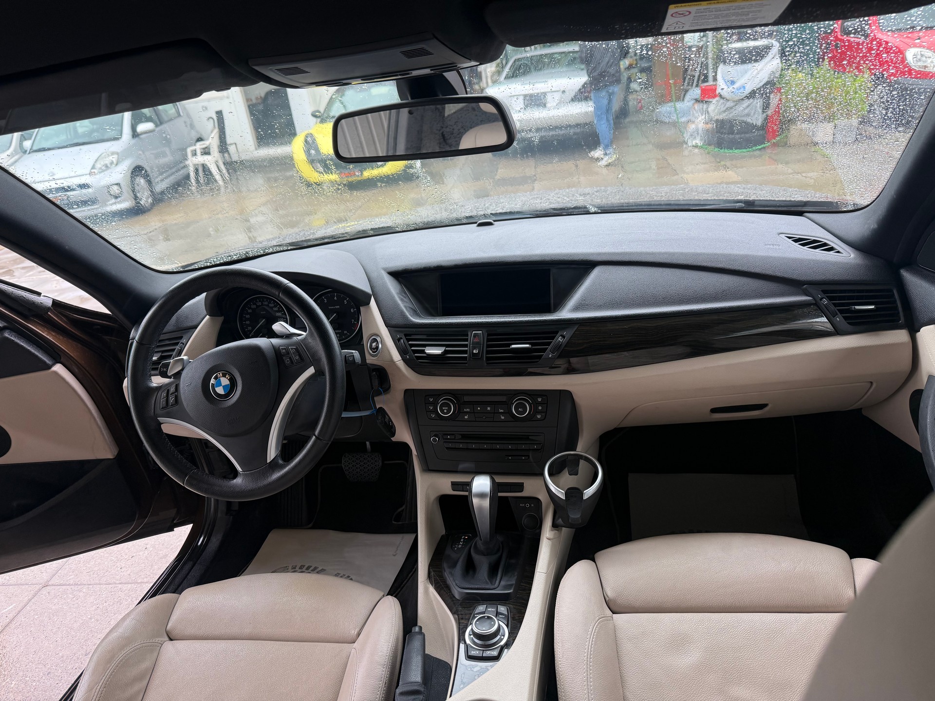 BMW X1 xDrive 28i Steptronic-image-9