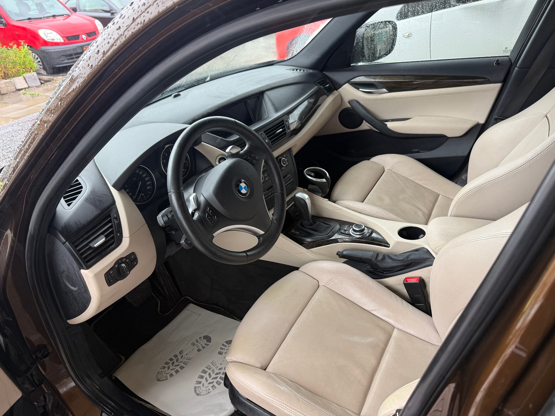 BMW X1 xDrive 28i Steptronic-image-7