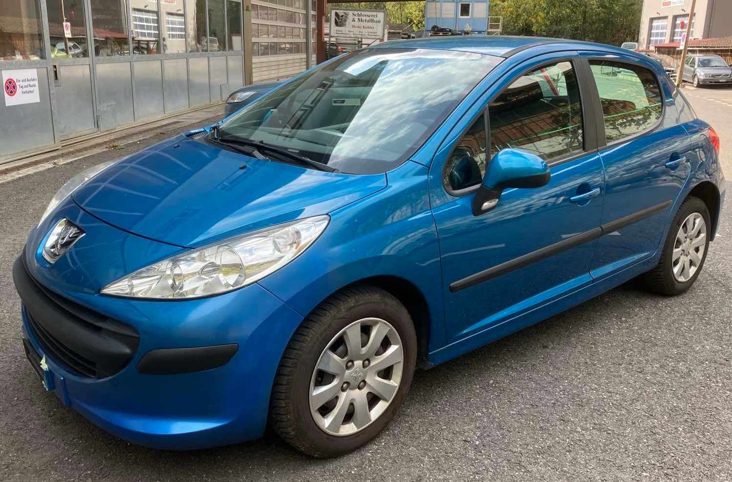 PEUGEOT 207 1.4 16V Trendy-image-1