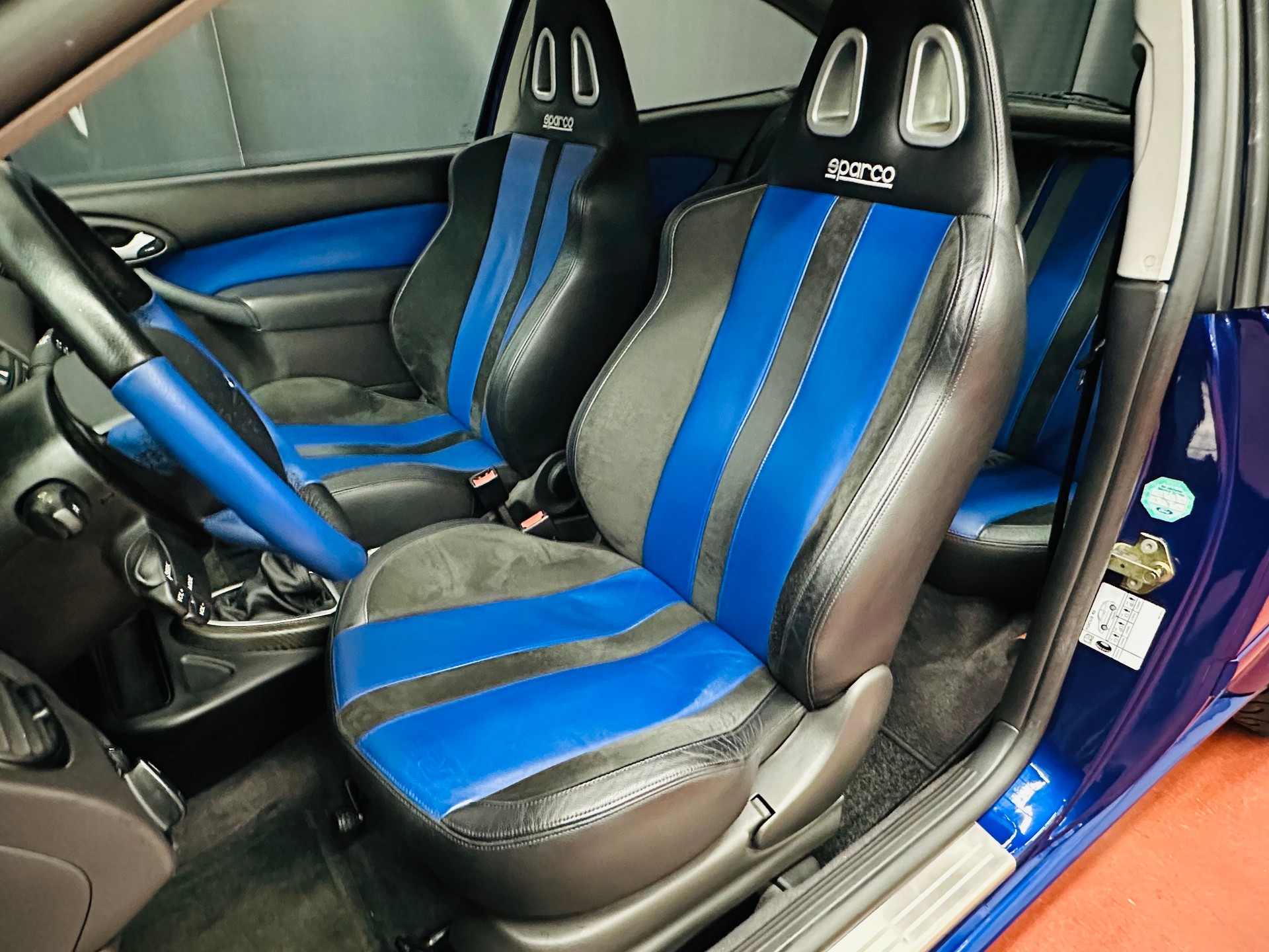FORD Focus 2.0i 16V RS Sammlerzustand-image-11