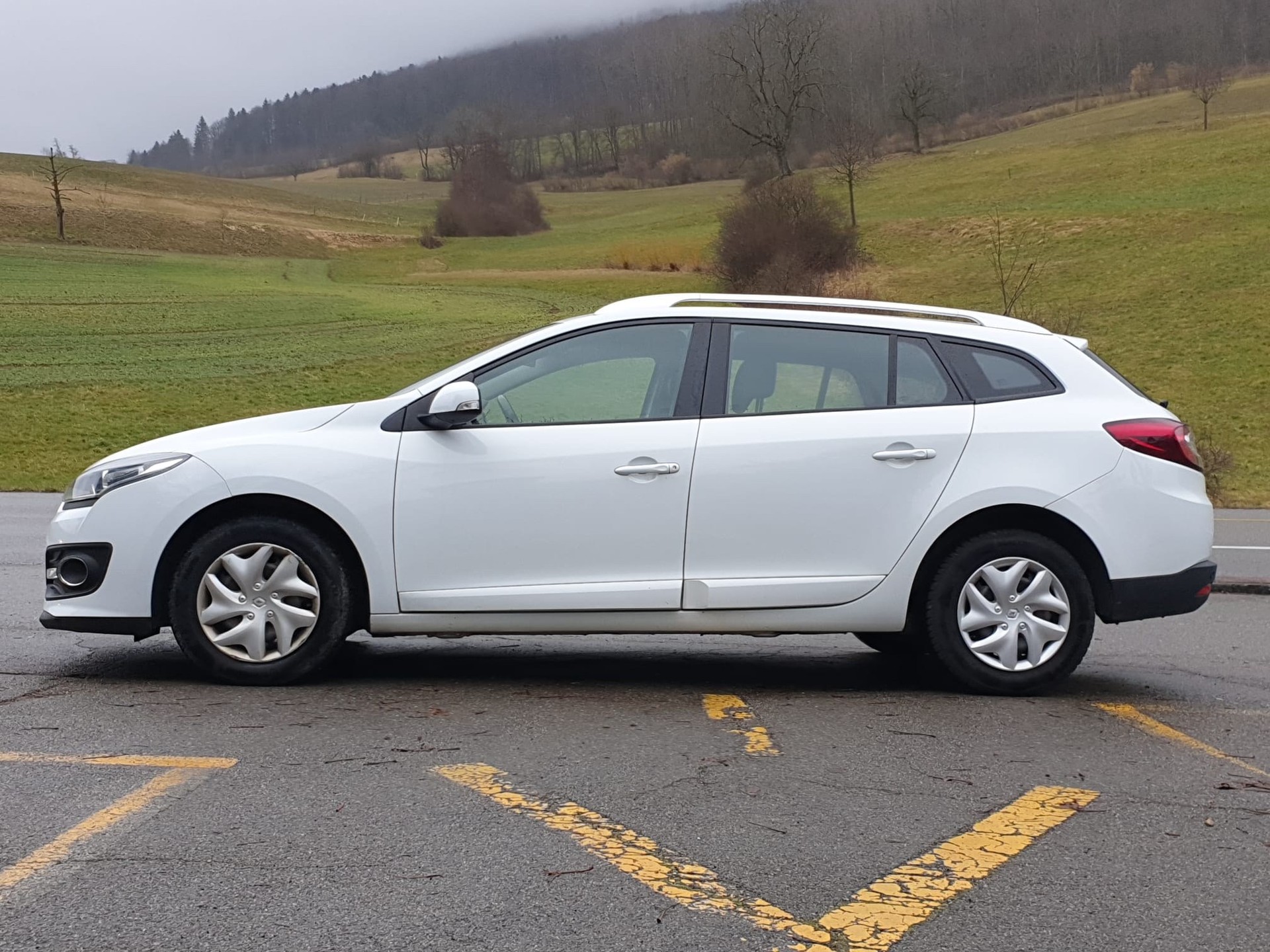 RENAULT Mégane Grandtour 1.5 dCi Expression EDC-showroom-element-1