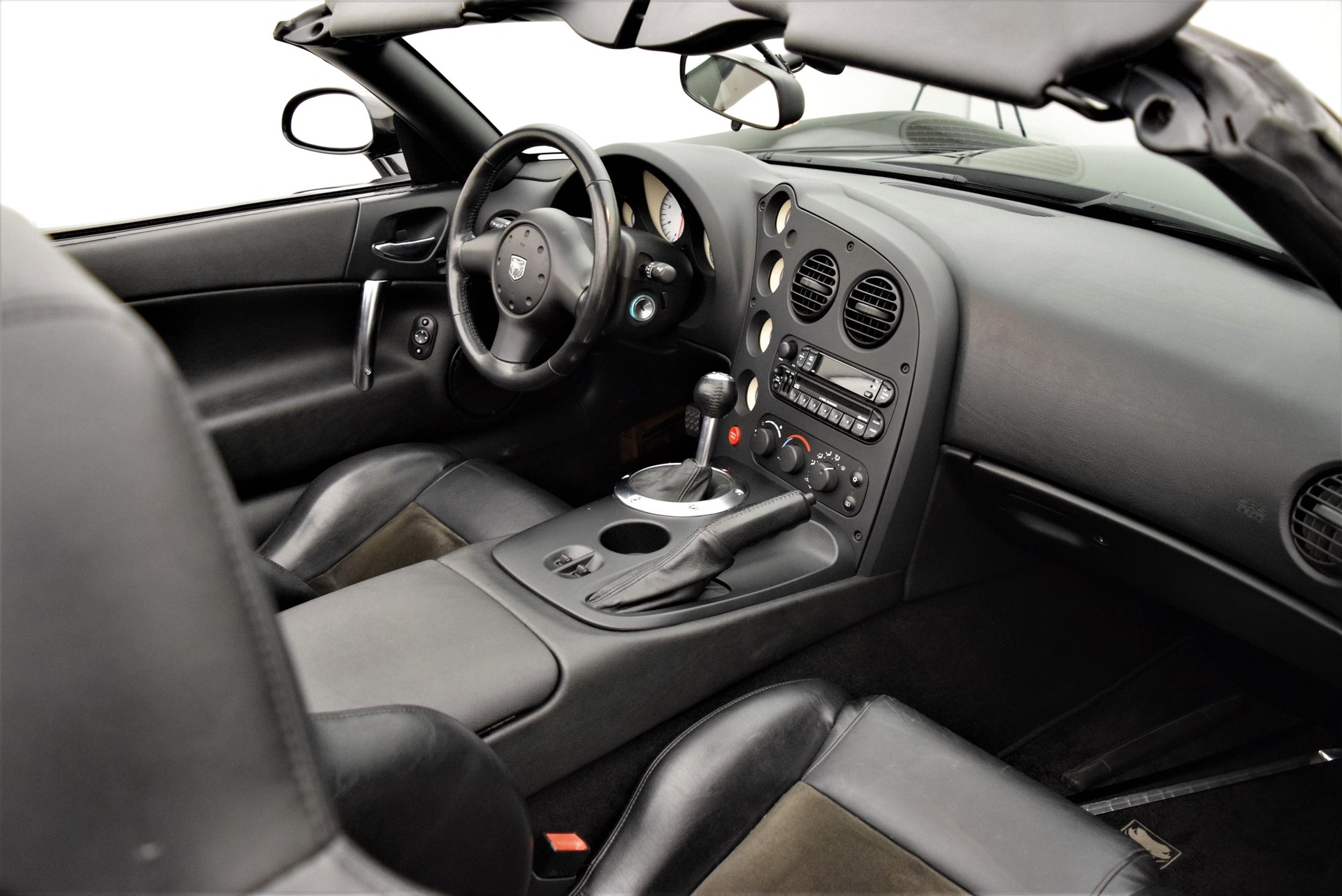 DODGE Viper 8.3 SRT-10 Convertible-image-12