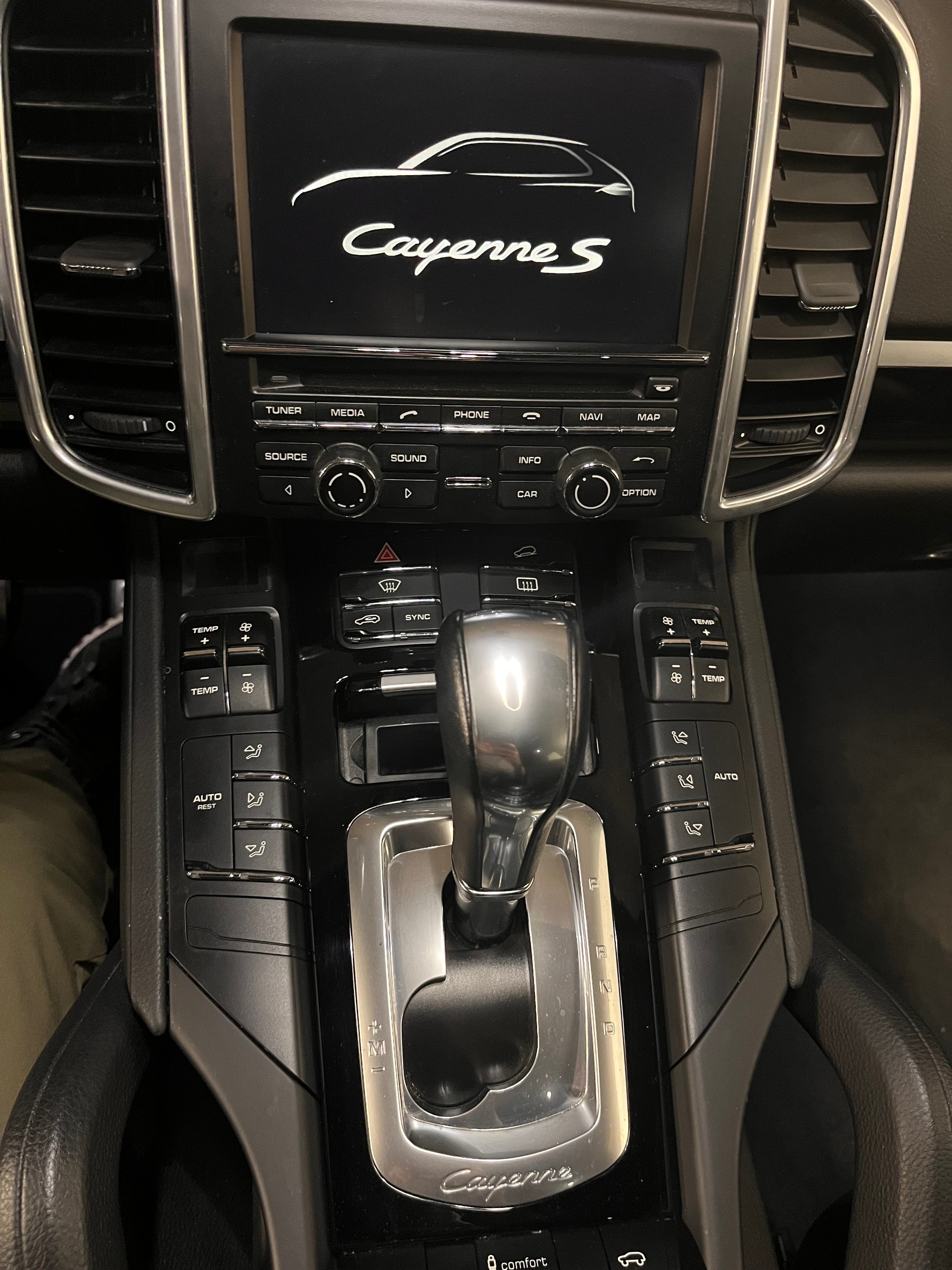 PORSCHE Cayenne S Diesel-image-11