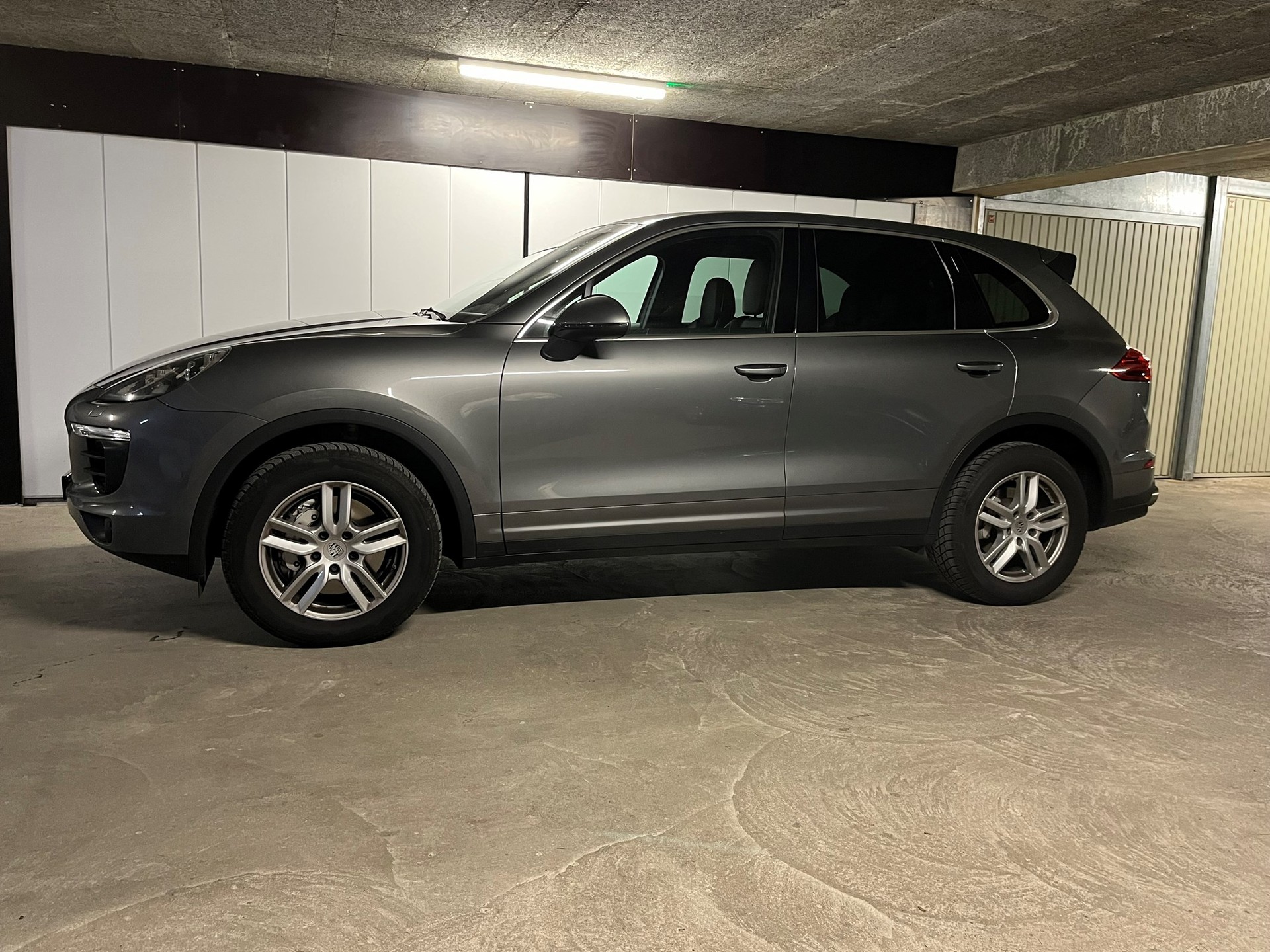 PORSCHE Cayenne S Diesel-image-1