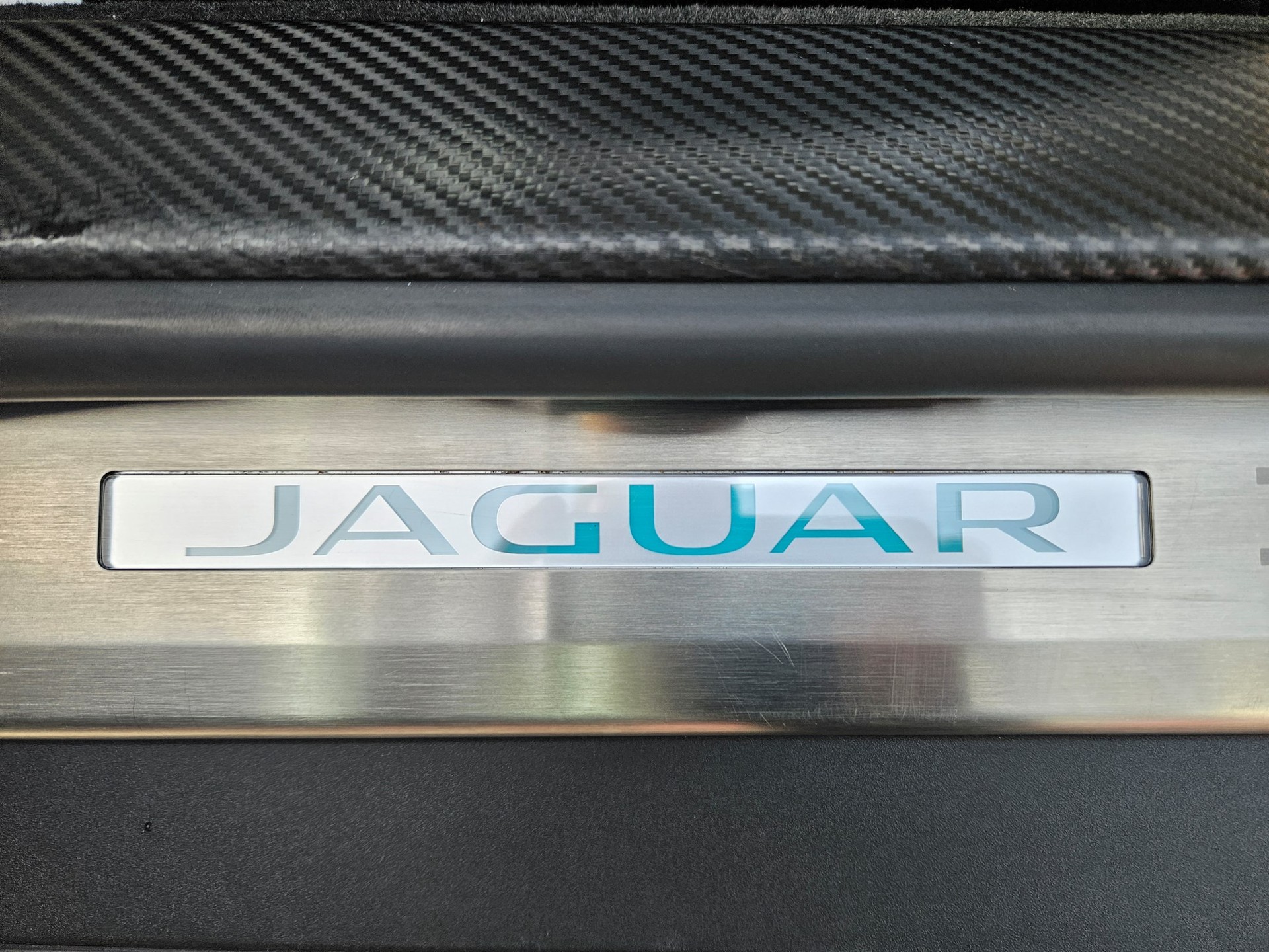 JAGUAR F-Type Coupé R 5.0 V8 S/C AWD-image-22