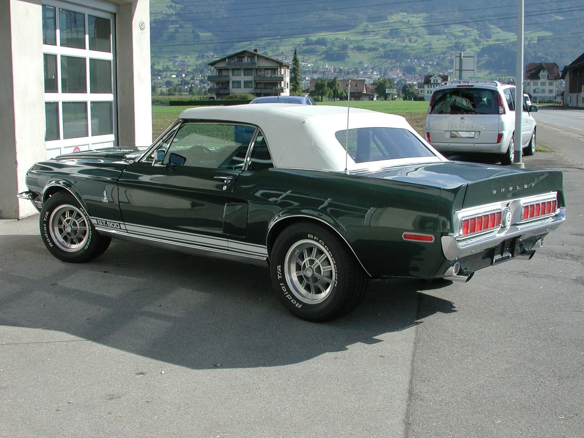 FORD MUSTANG Shelby GT500-image-4