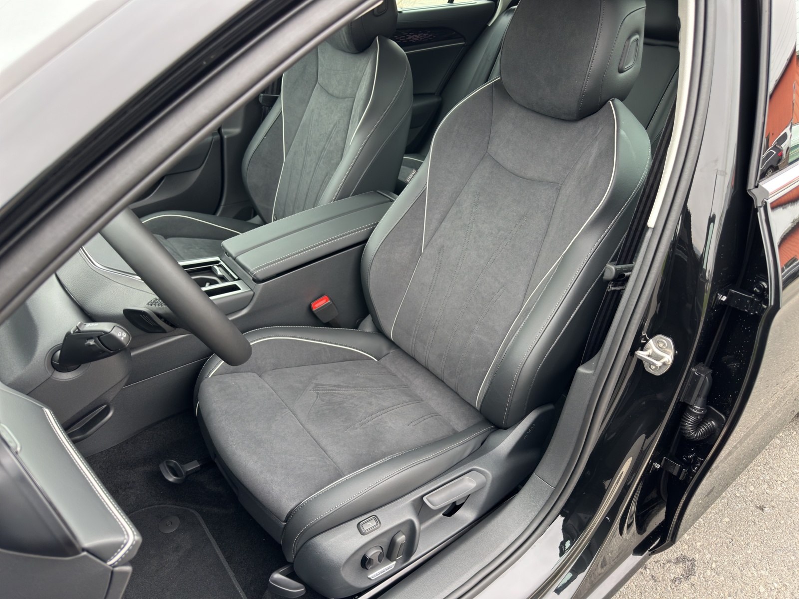 VW Passat Variant 2.0 TDI evo Elegance DSG-image-11
