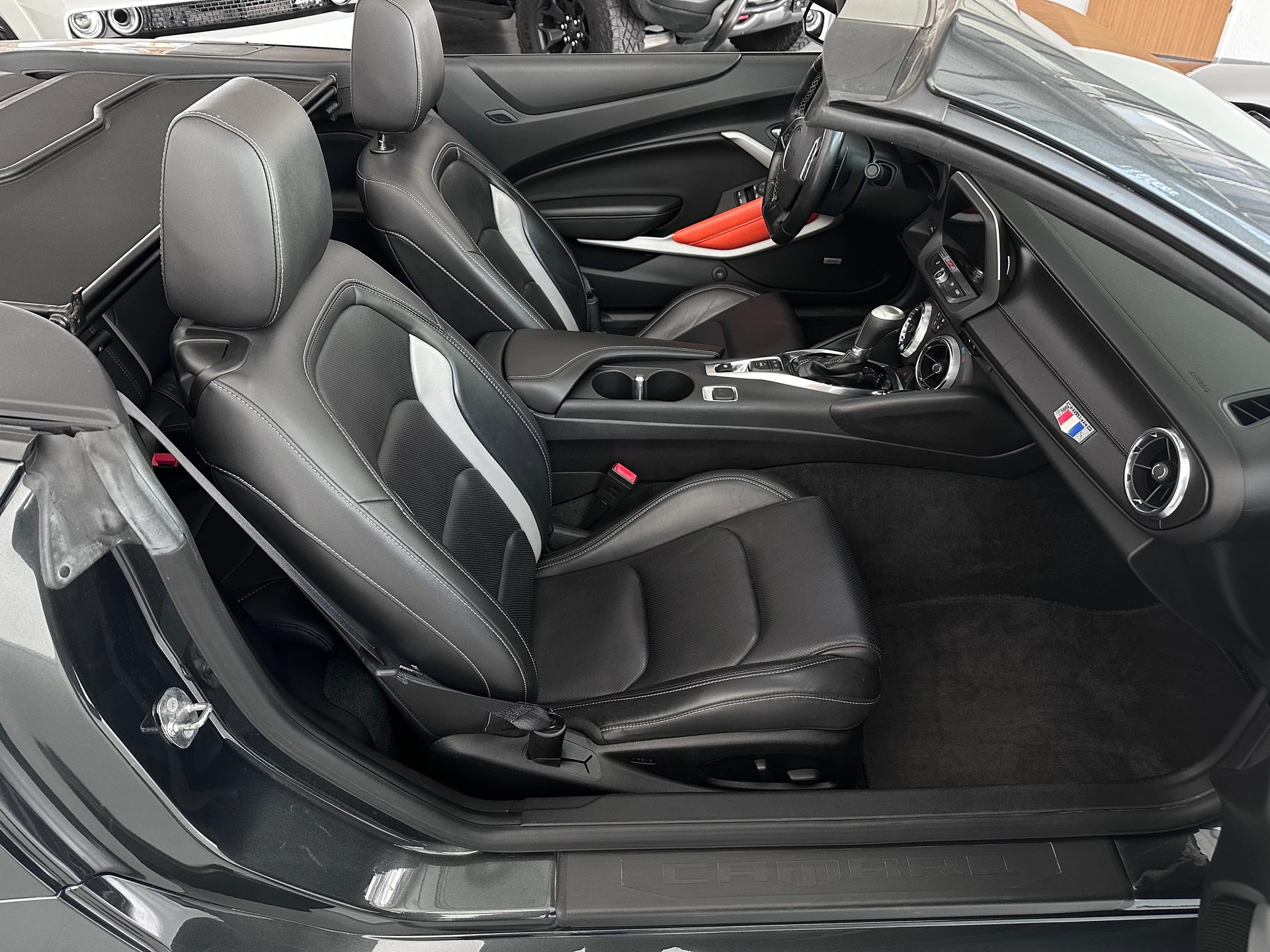 CHEVROLET Camaro RS-image-8