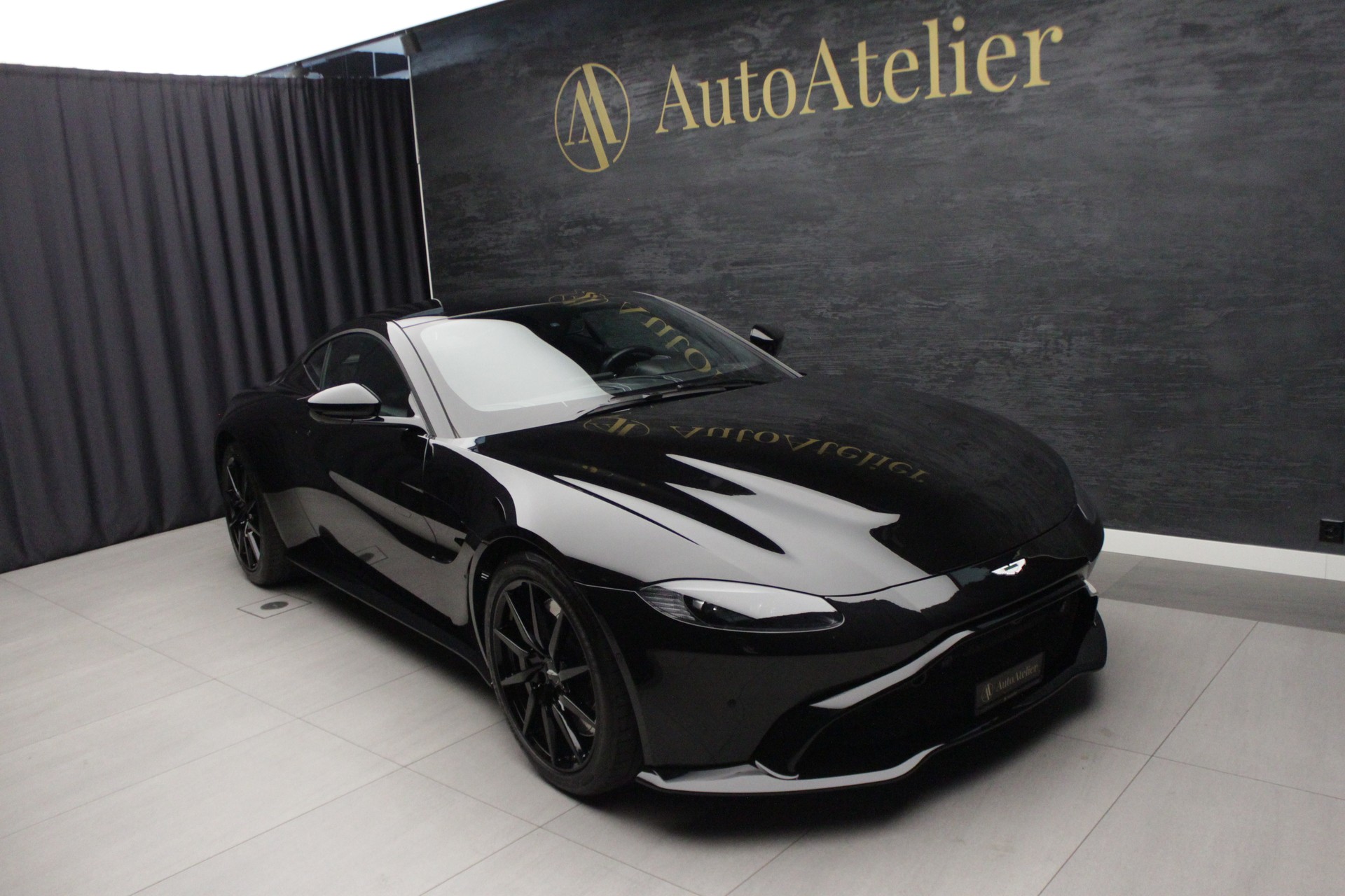 ASTON MARTIN V8 Vantage 4.0 Coupé-image-2