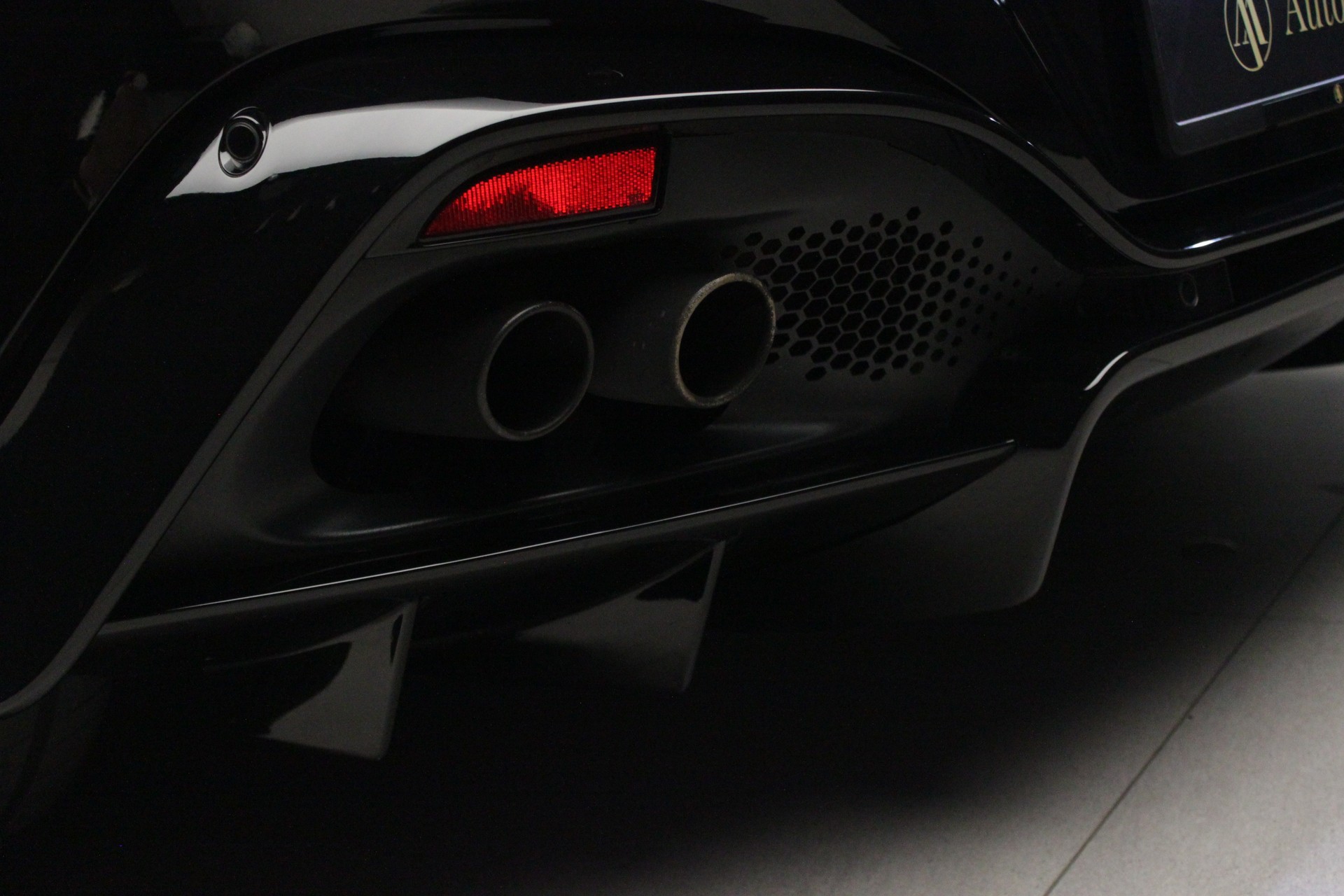 ASTON MARTIN V8 Vantage 4.0 Coupé-image-14