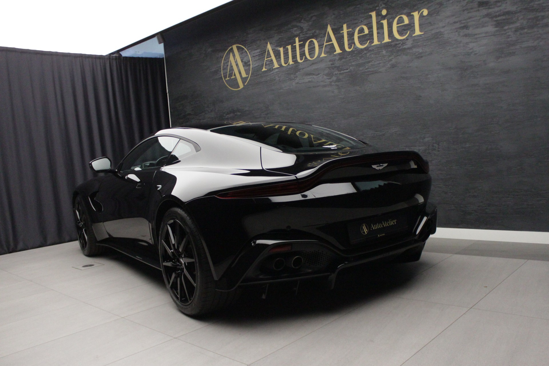 ASTON MARTIN V8 Vantage 4.0 Coupé-image-9