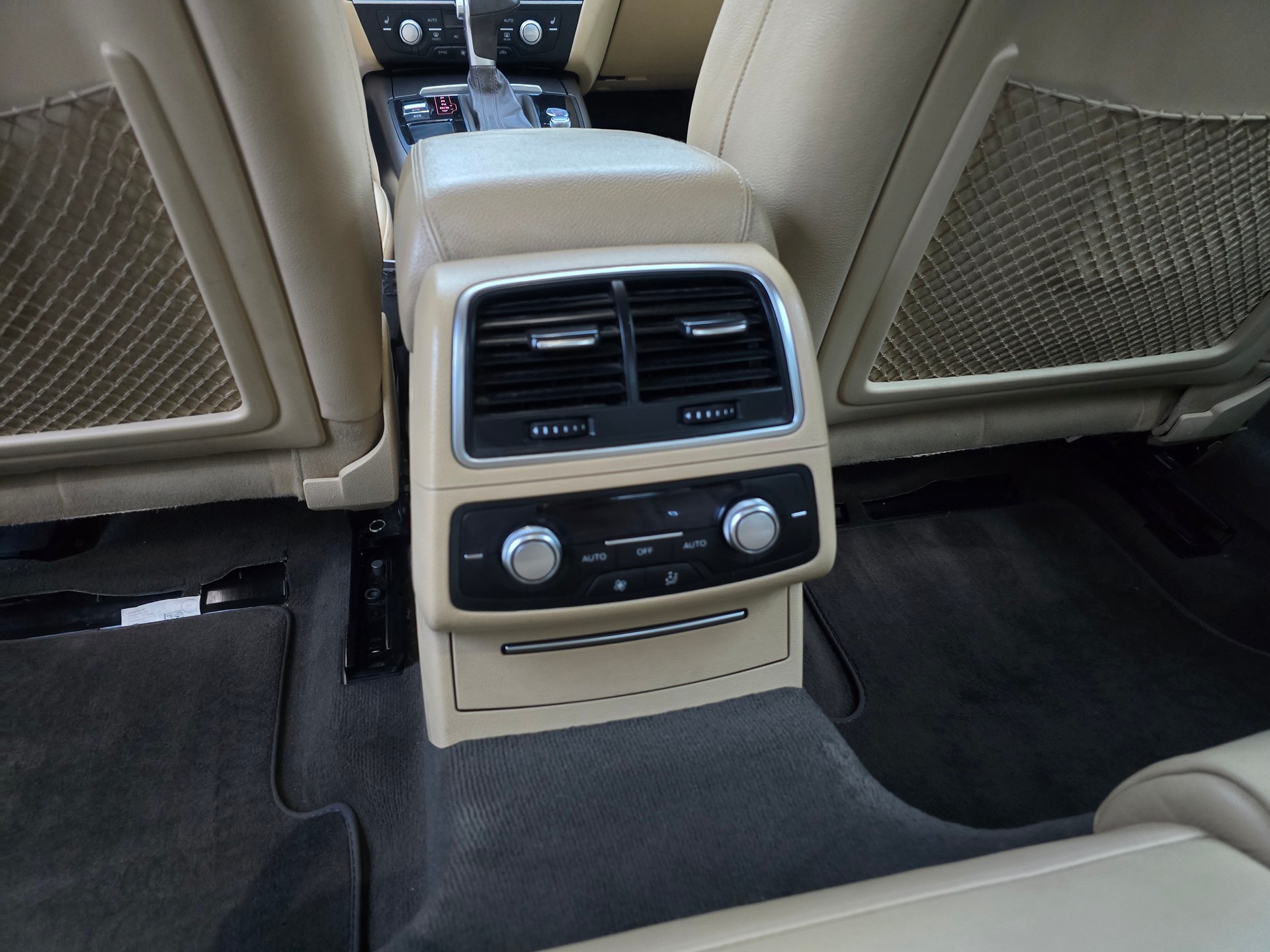 AUDI A7 Sportback 2.8 FSI quattro S-tronic-image-15