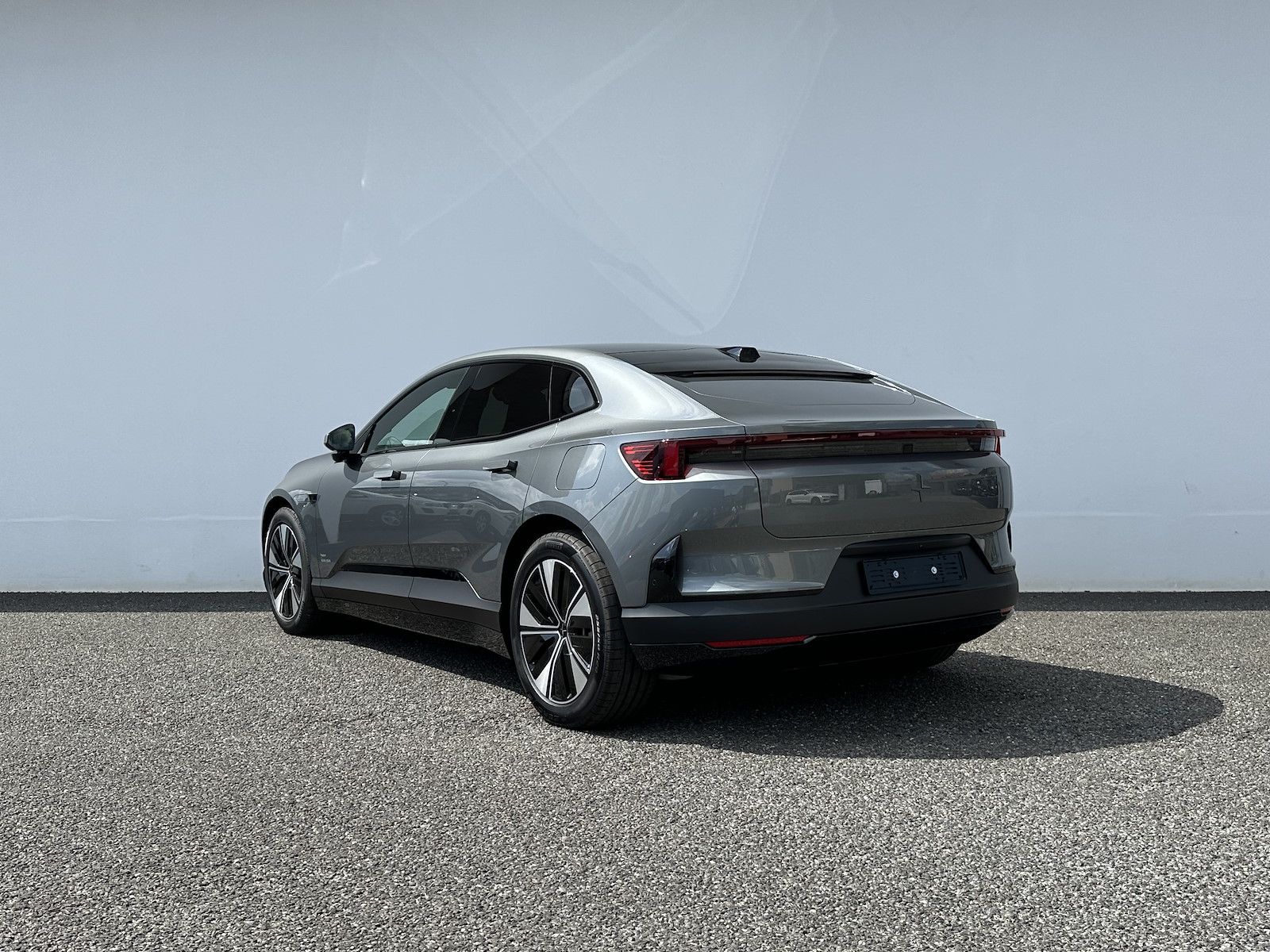 POLESTAR 4 Long Range Dual Motor-image-5