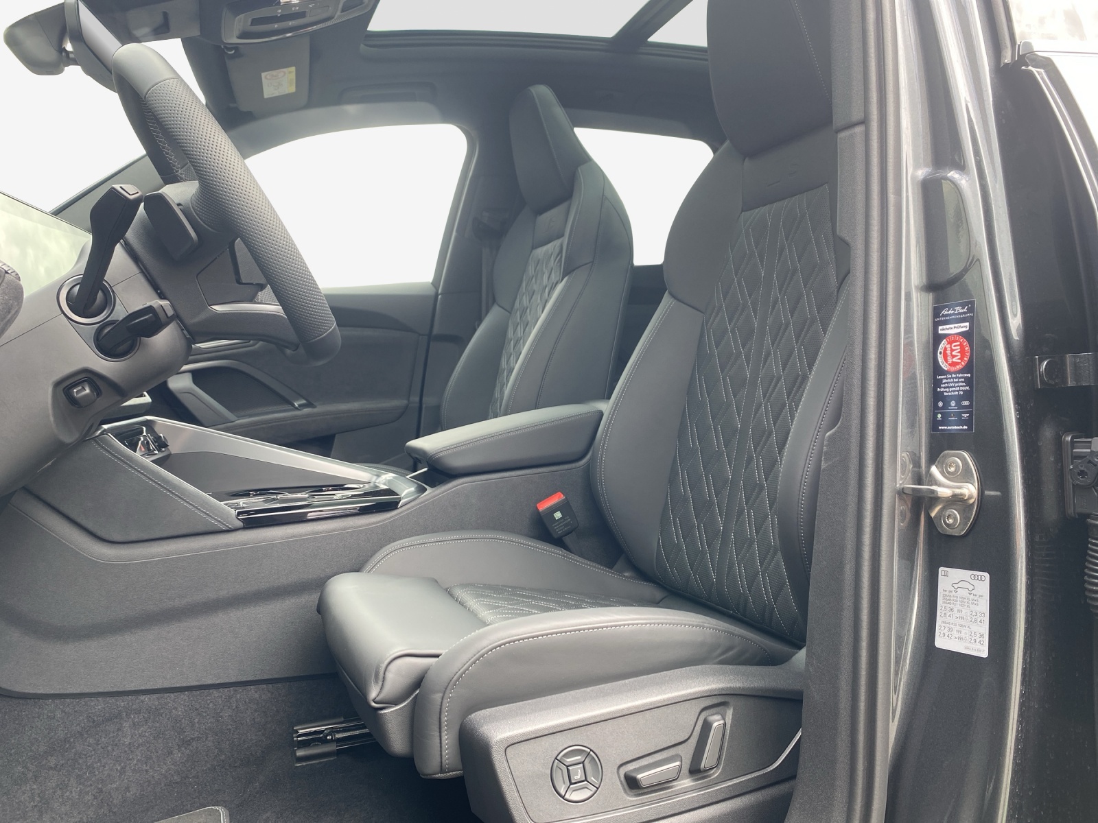AUDI SQ5 TFSI quattro S-tronic-image-7
