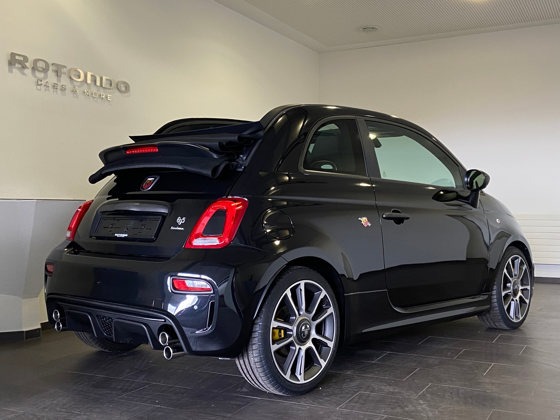 FIAT 695C 1.4 16V Turbo Abarth Turismo-image-2