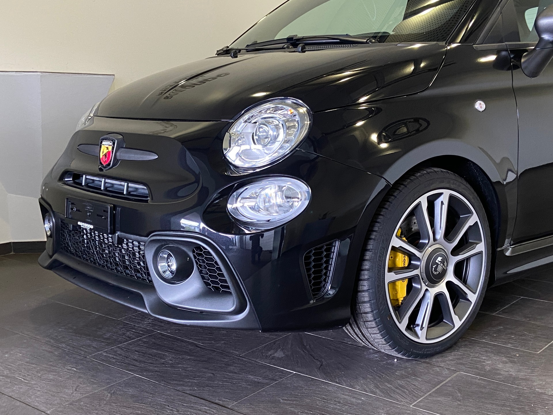 FIAT 695C 1.4 16V Turbo Abarth Turismo-image-3