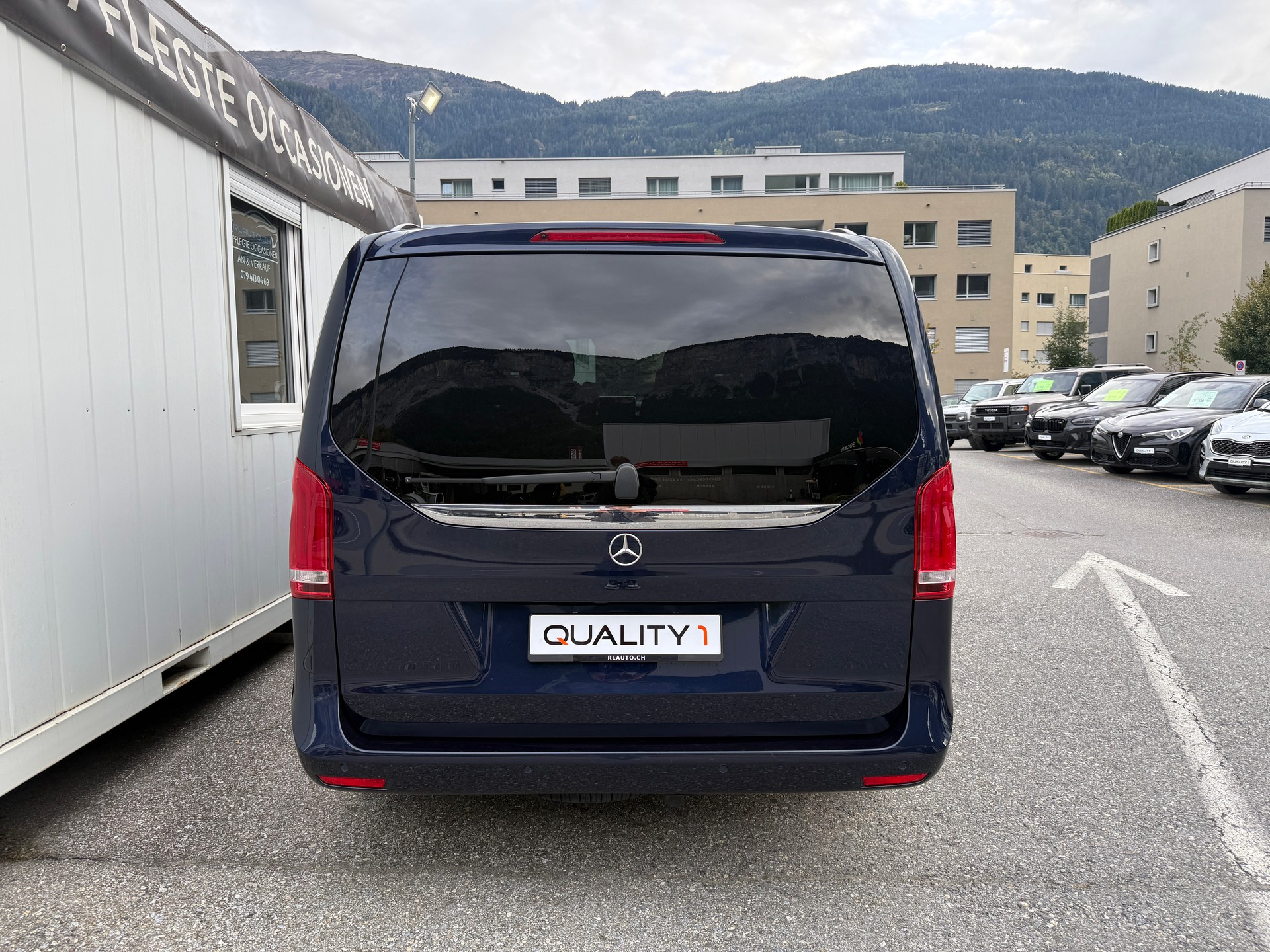 MERCEDES-BENZ V 250 d Avantgarde lang 7G-Tronic * 6 PLÄTZER * LEDER* 360 GRAD KAMERA * AHK-image-3