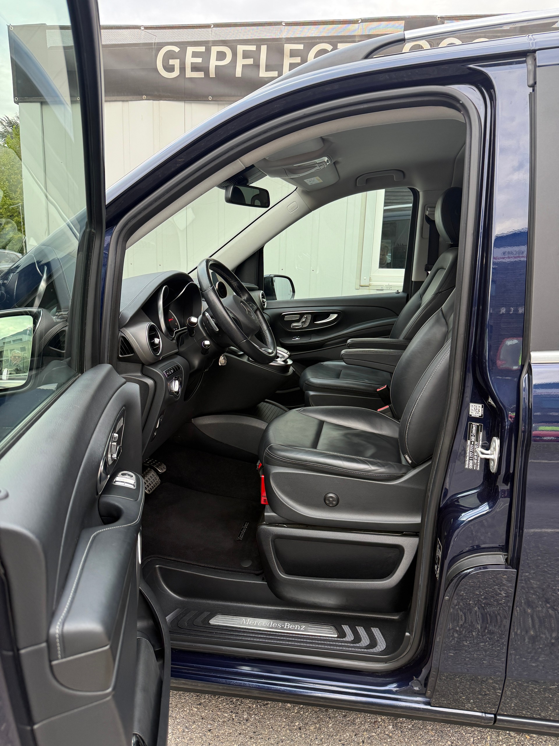MERCEDES-BENZ V 250 d Avantgarde lang 7G-Tronic * 6 PLÄTZER * LEDER* 360 GRAD KAMERA * AHK-image-16