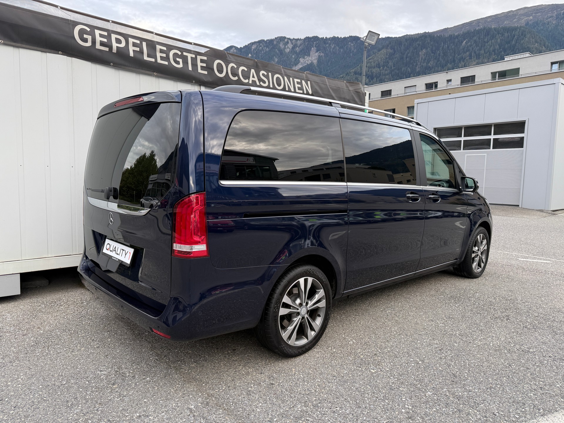 MERCEDES-BENZ V 250 d Avantgarde lang 7G-Tronic * 6 PLÄTZER * LEDER* 360 GRAD KAMERA * AHK-image-2