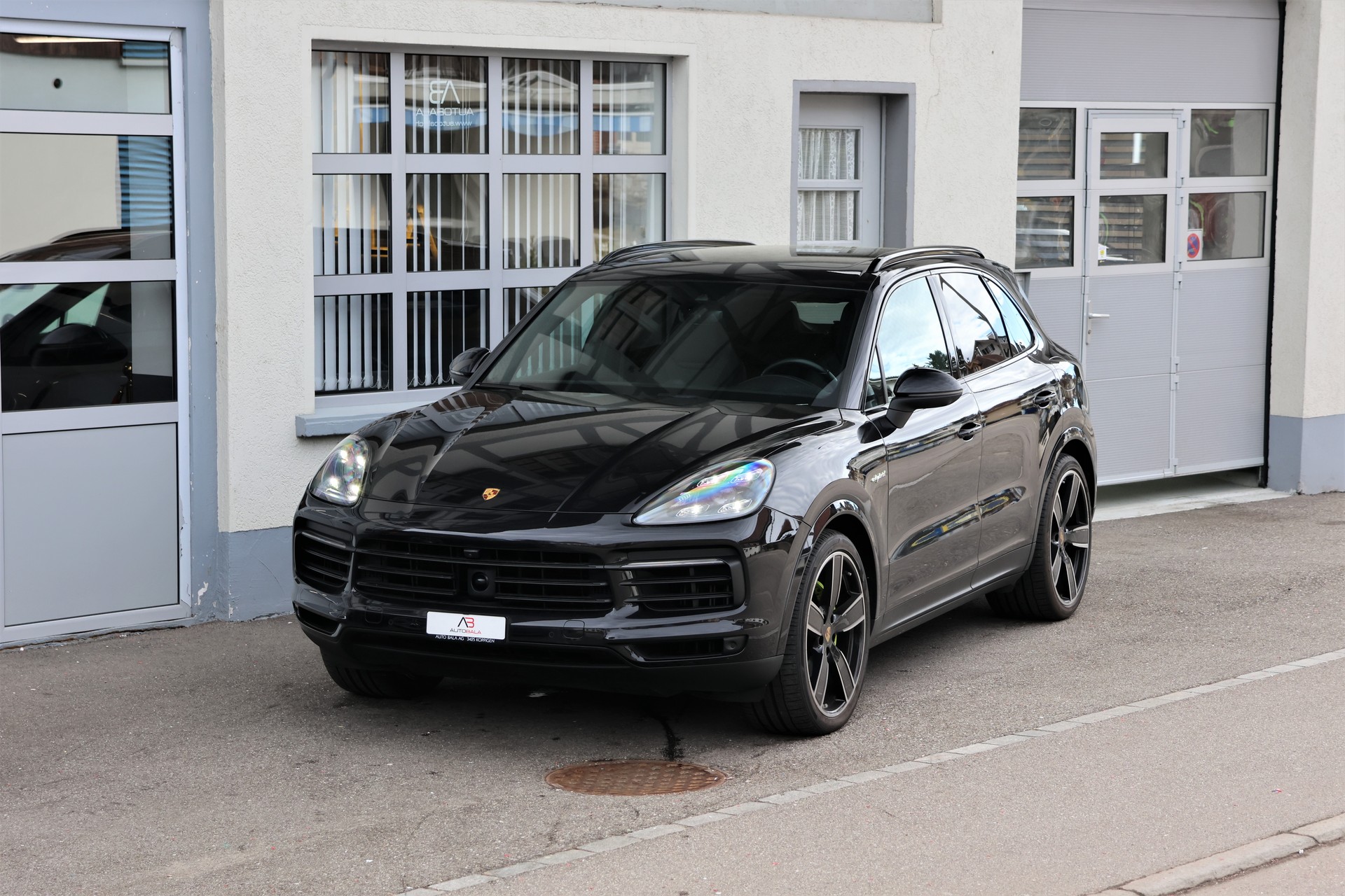 PORSCHE Cayenne E-Hybrid (CH)-image-0