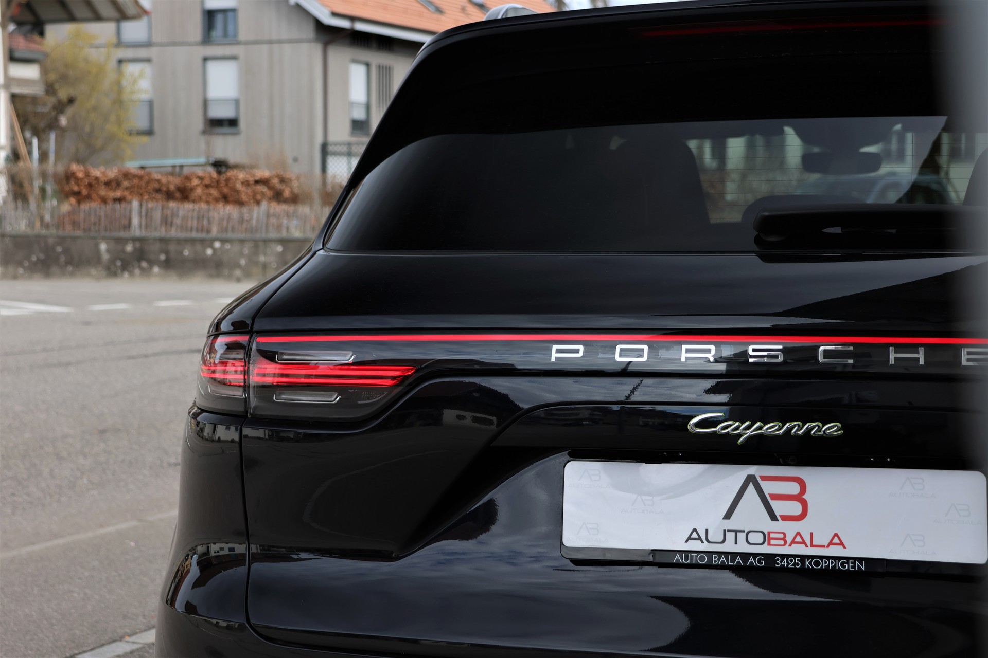 PORSCHE Cayenne E-Hybrid (CH)-image-4