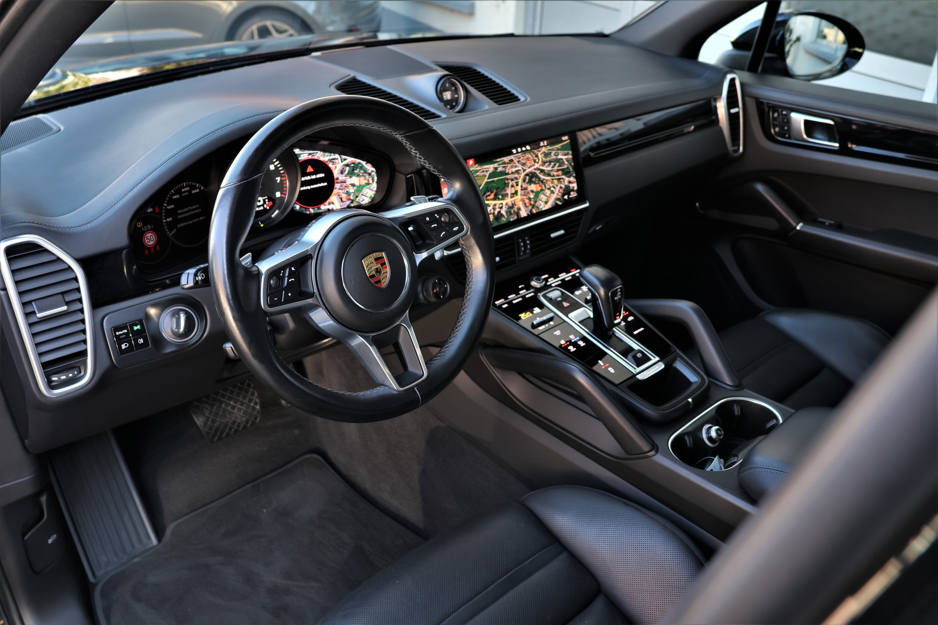 PORSCHE Cayenne E-Hybrid (CH)-image-7