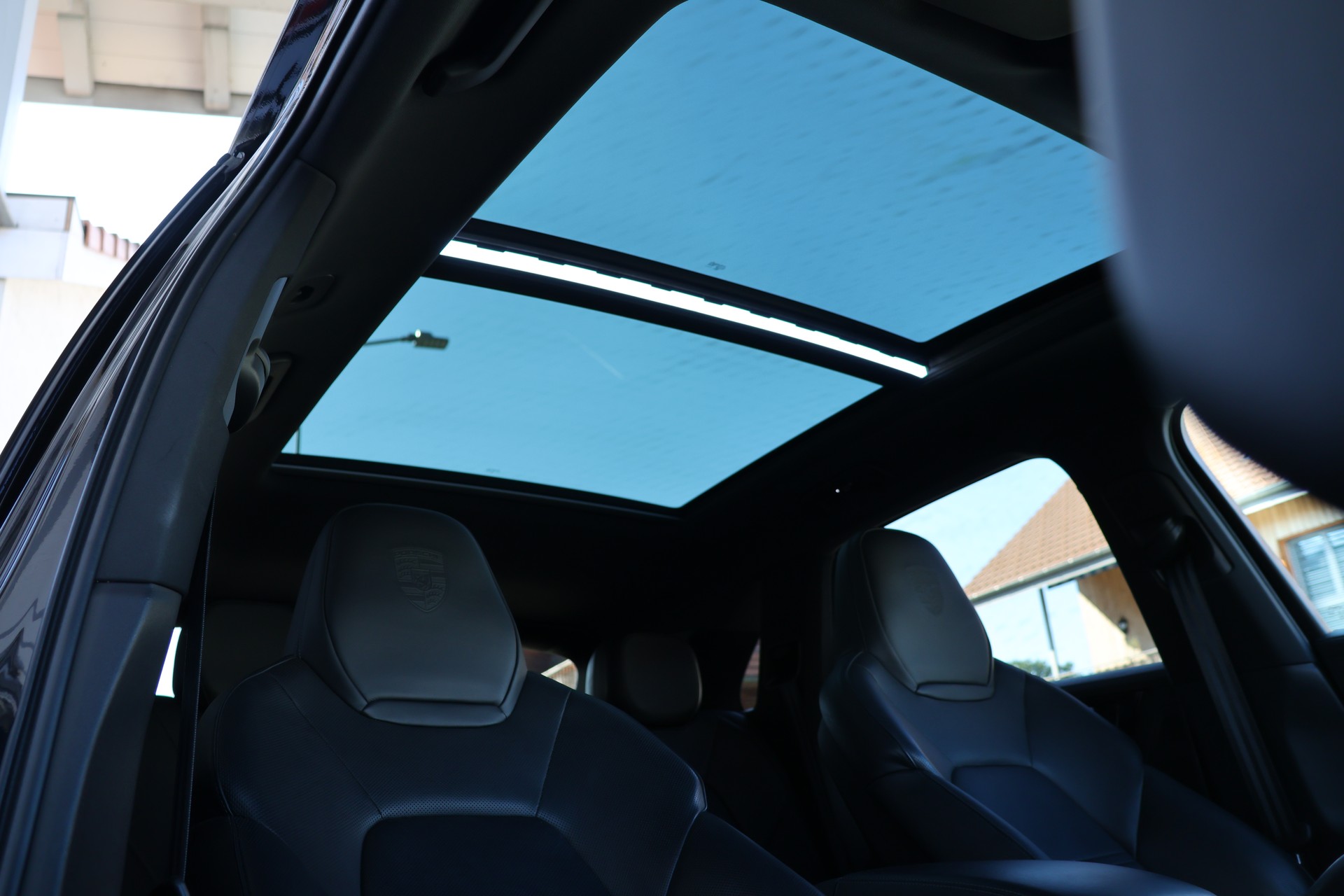 PORSCHE Cayenne E-Hybrid (CH)-image-15