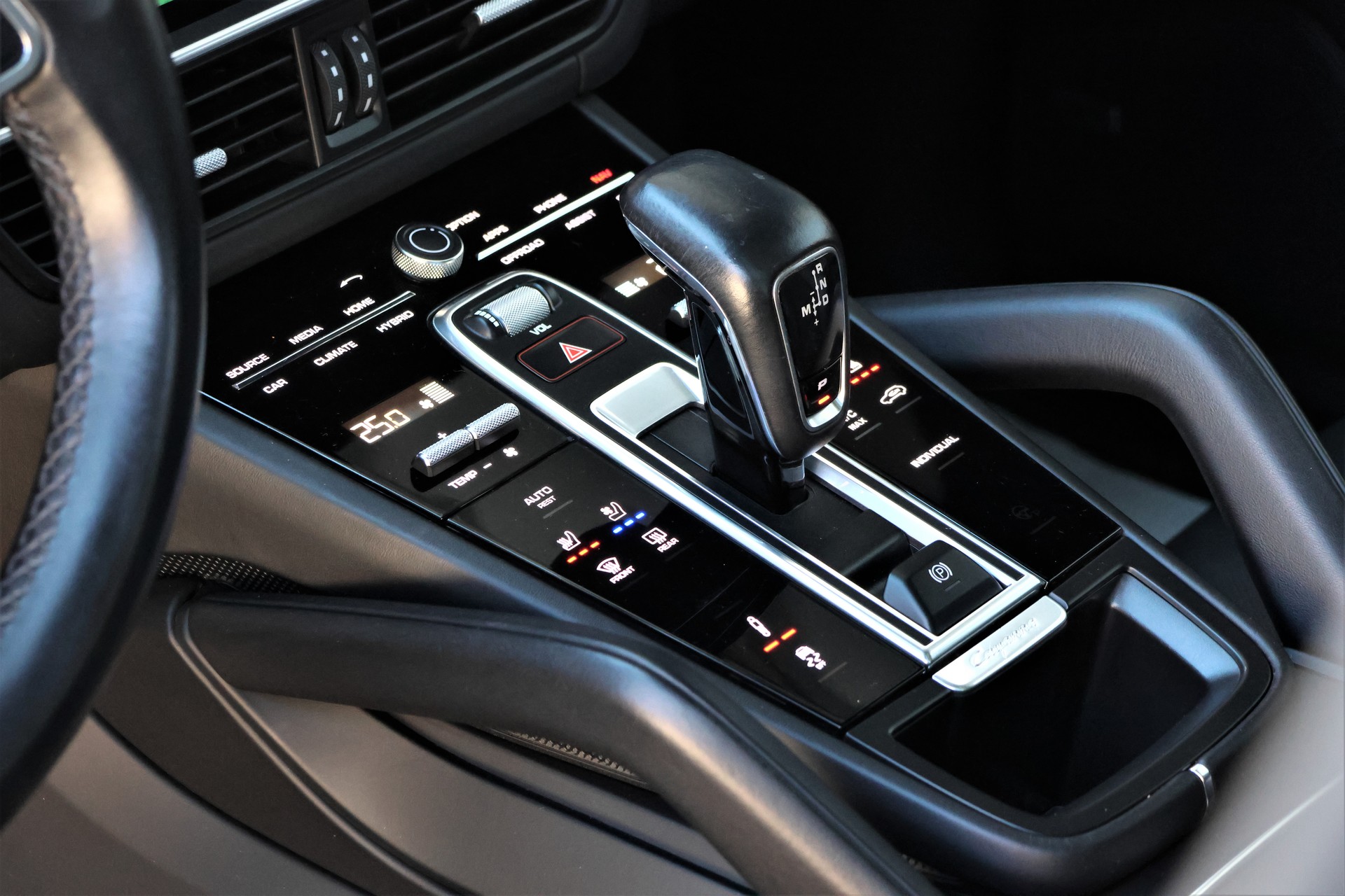 PORSCHE Cayenne E-Hybrid (CH)-image-8