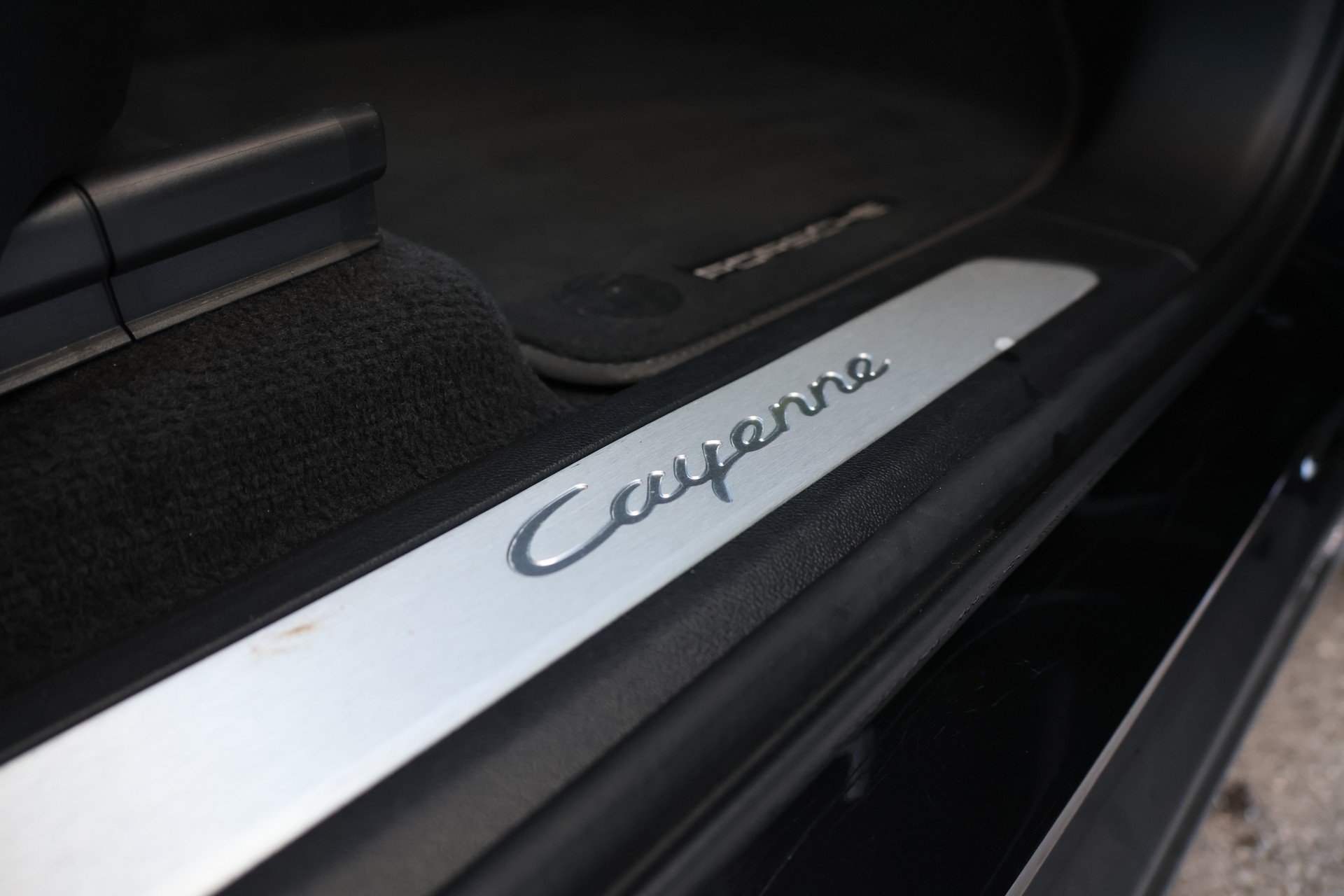 PORSCHE Cayenne E-Hybrid (CH)-image-14