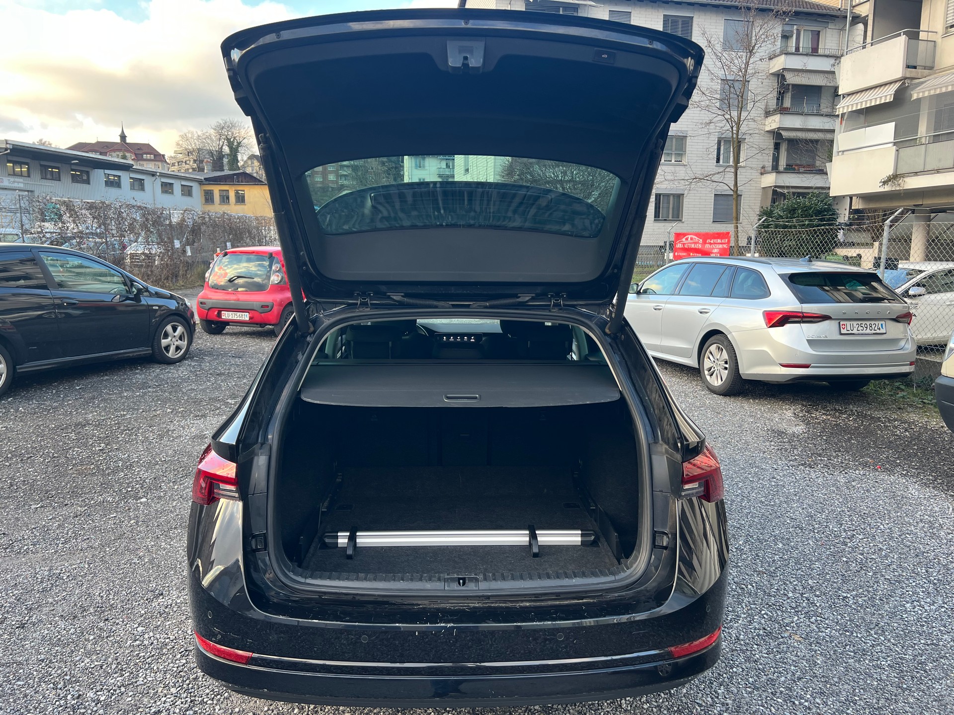 SKODA Octavia Combi 2.0 TDI DSG Ambition 4x4-image-8
