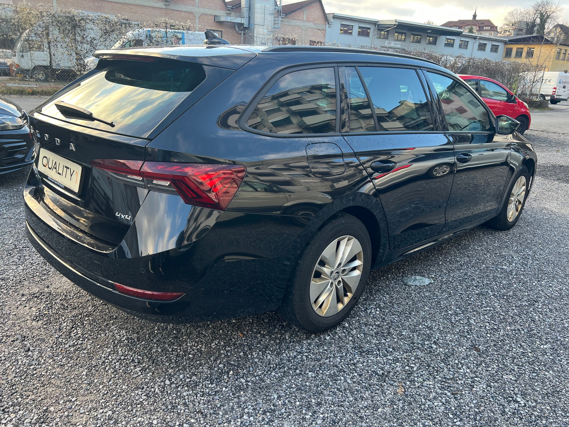 SKODA Octavia Combi 2.0 TDI DSG Ambition 4x4-image-4