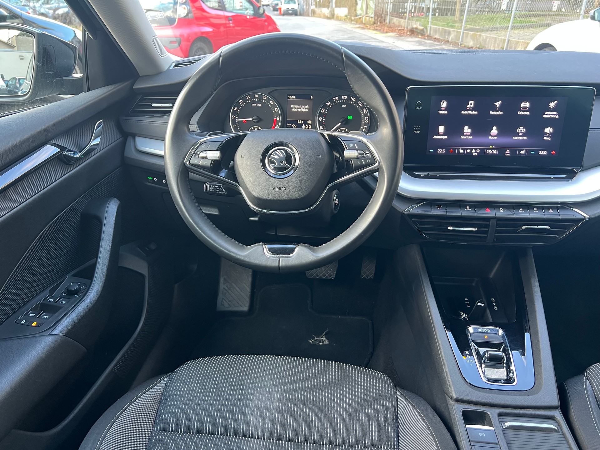 SKODA Octavia Combi 2.0 TDI DSG Ambition 4x4-image-9