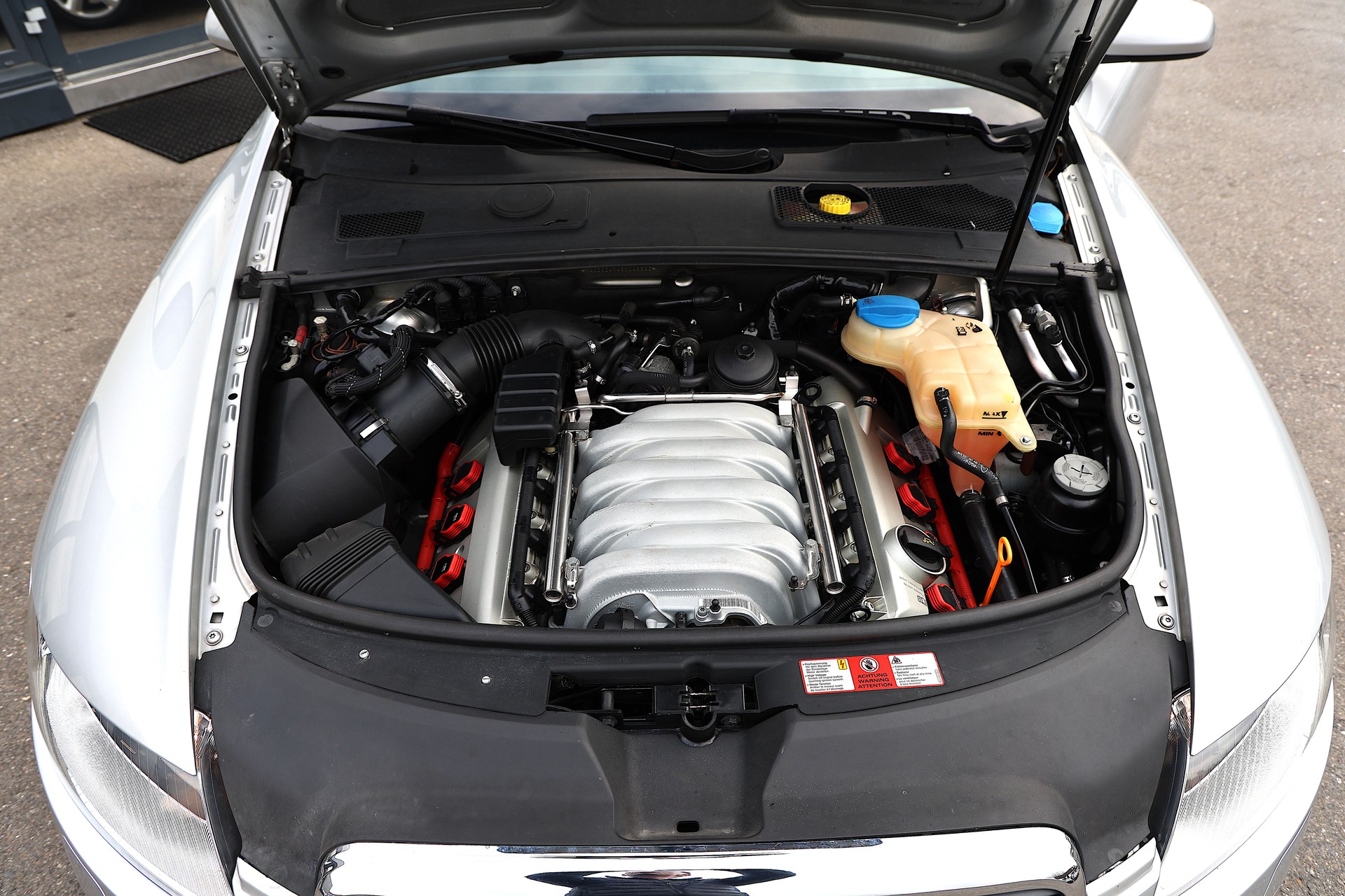 AUDI A6 Avant 4.2 V8 quattro tiptronic-image-5