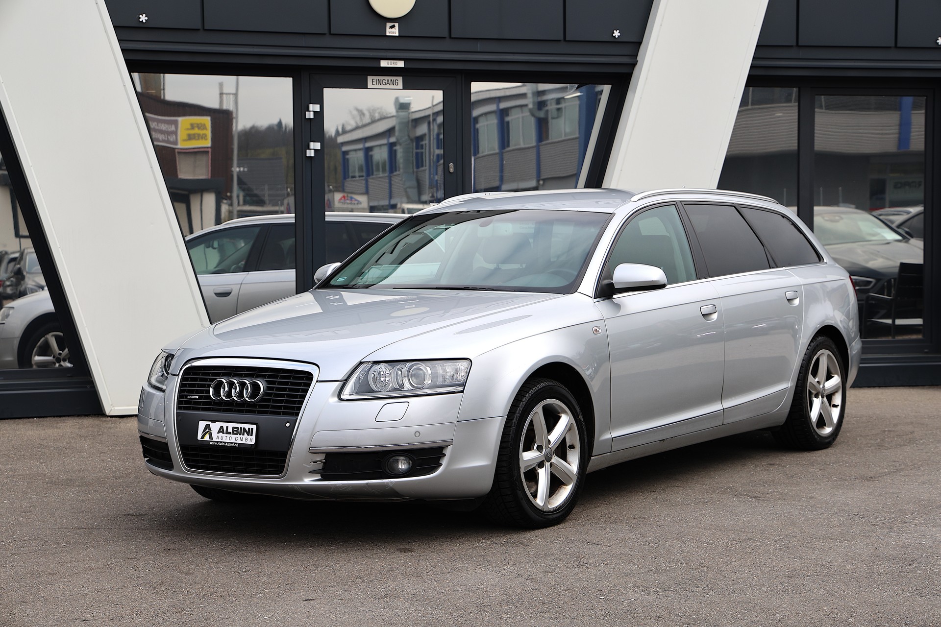 AUDI A6 Avant 4.2 V8 quattro tiptronic-showroom-element-1