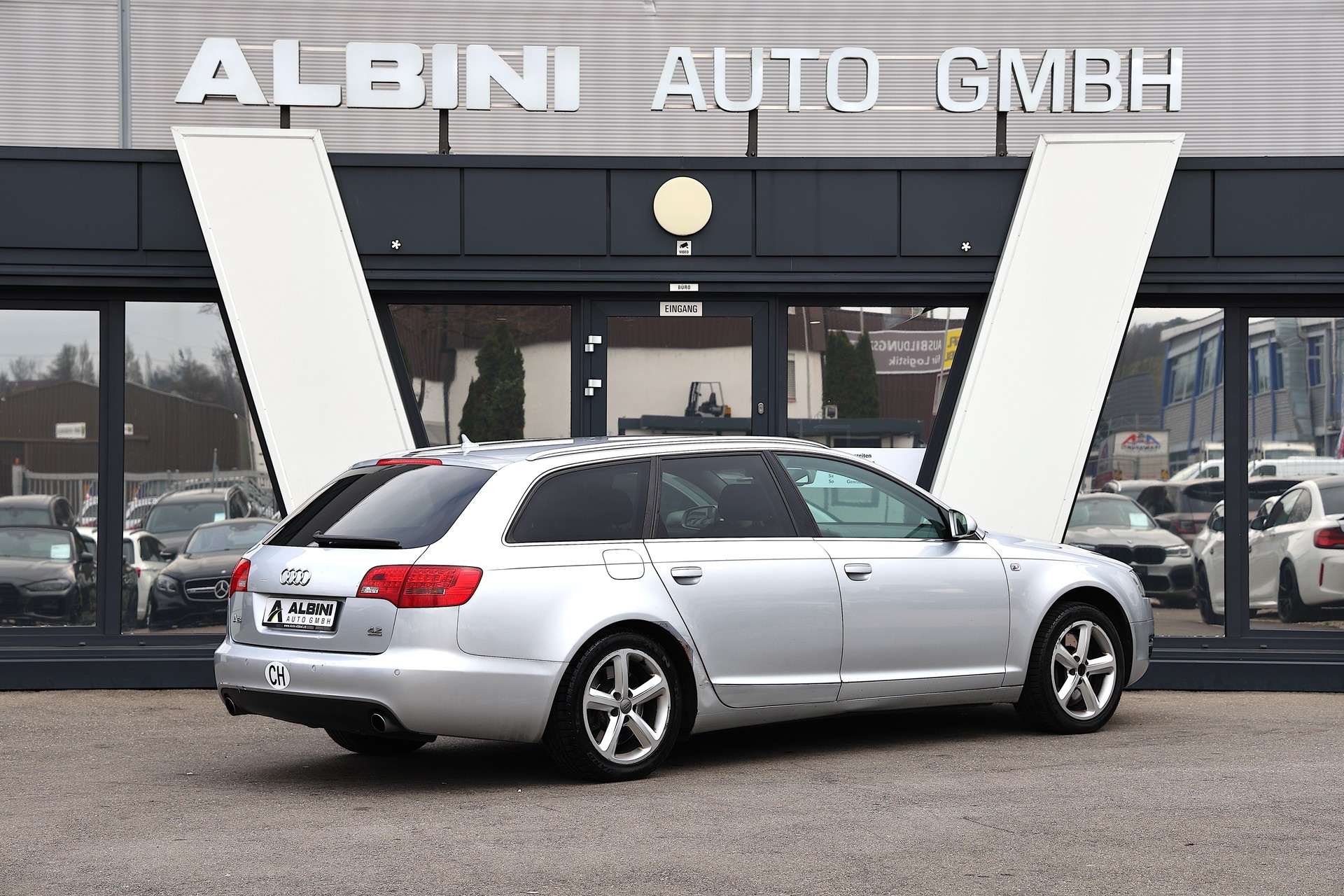 AUDI A6 Avant 4.2 V8 quattro tiptronic-showroom-element-3