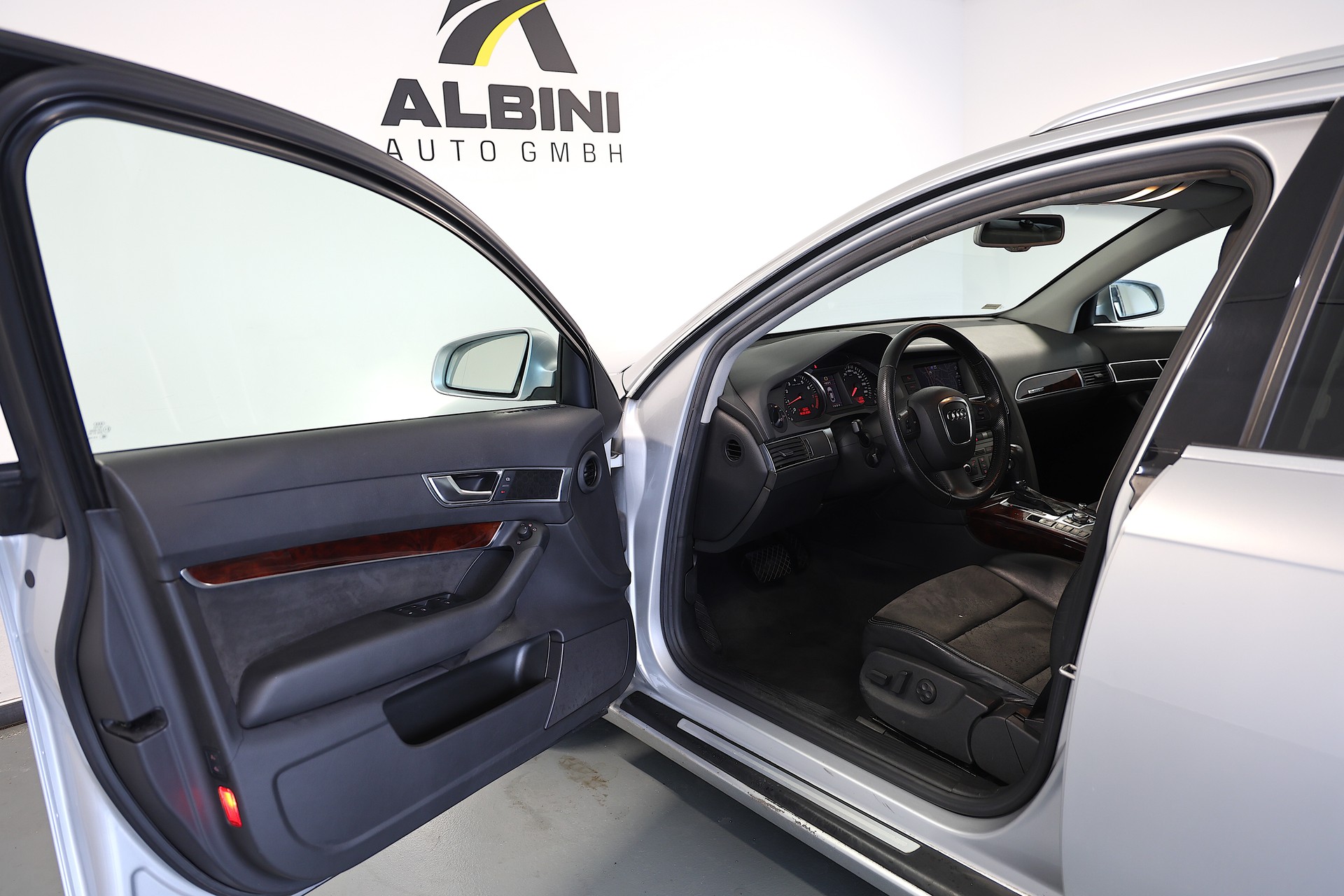 AUDI A6 Avant 4.2 V8 quattro tiptronic-image-6