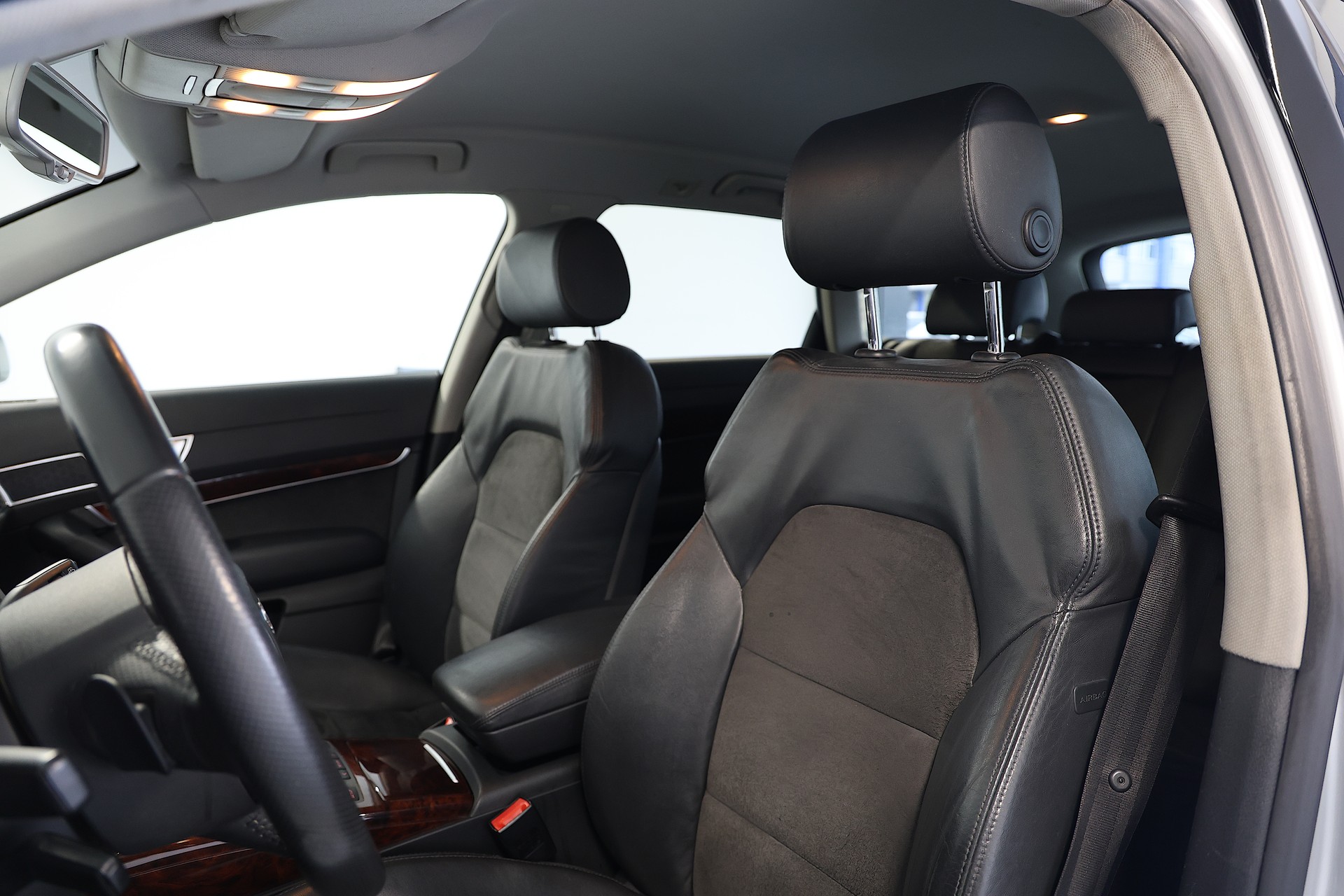AUDI A6 Avant 4.2 V8 quattro tiptronic-image-8