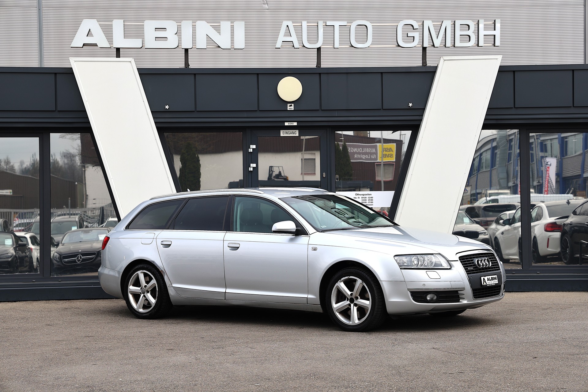 AUDI A6 Avant 4.2 V8 quattro tiptronic-showroom-element-2