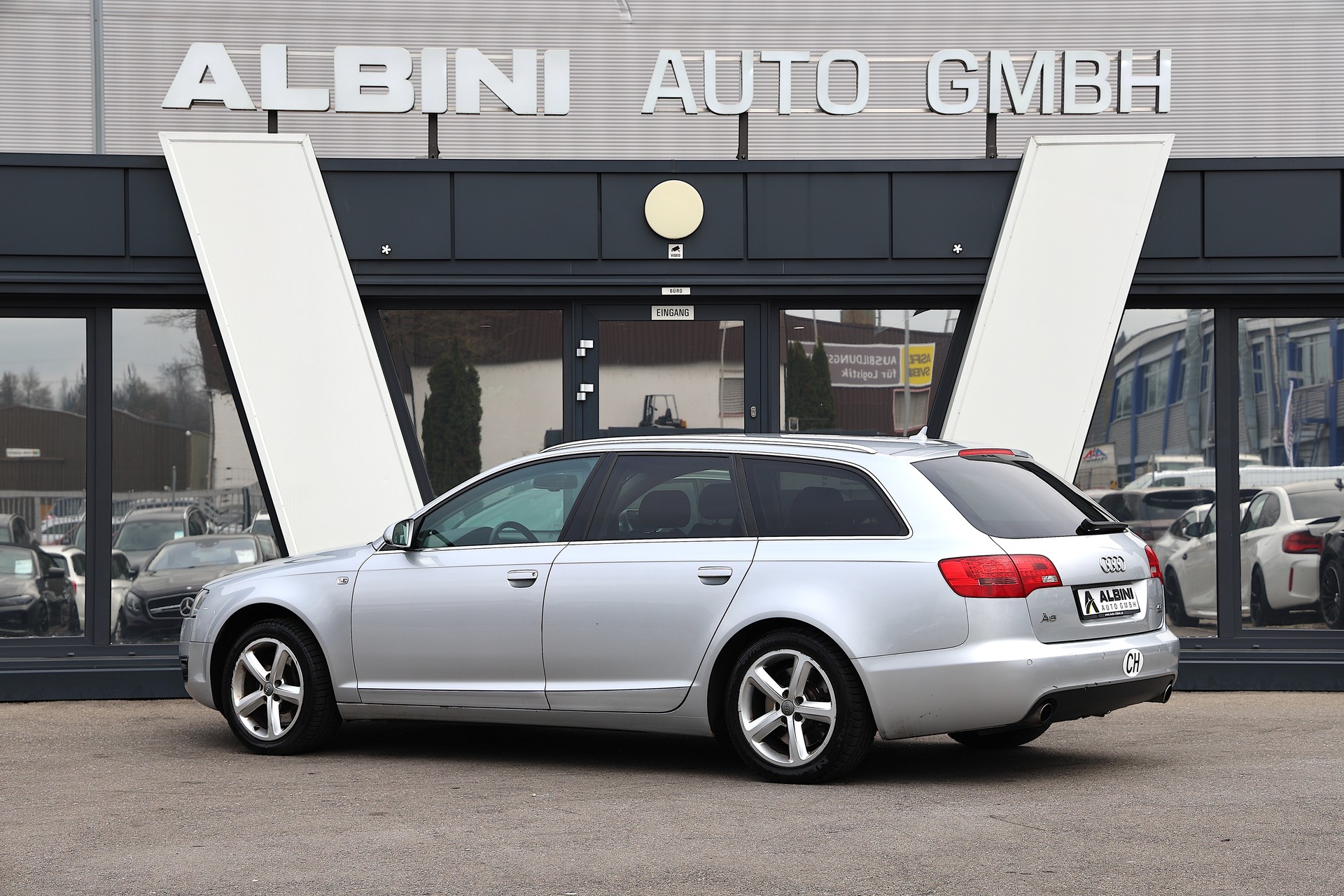 AUDI A6 Avant 4.2 V8 quattro tiptronic-image-4