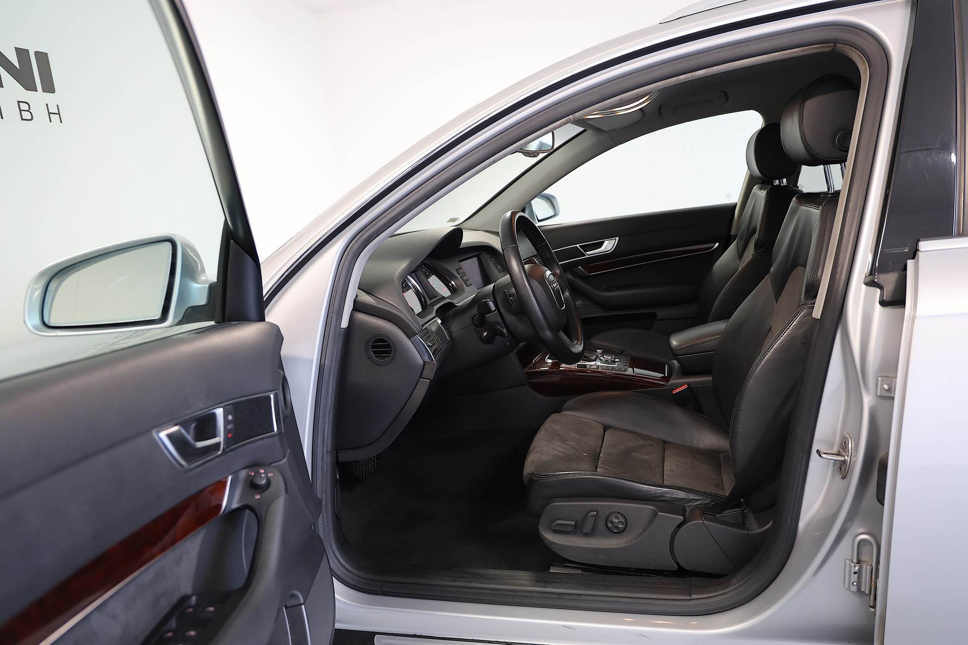 AUDI A6 Avant 4.2 V8 quattro tiptronic-image-7